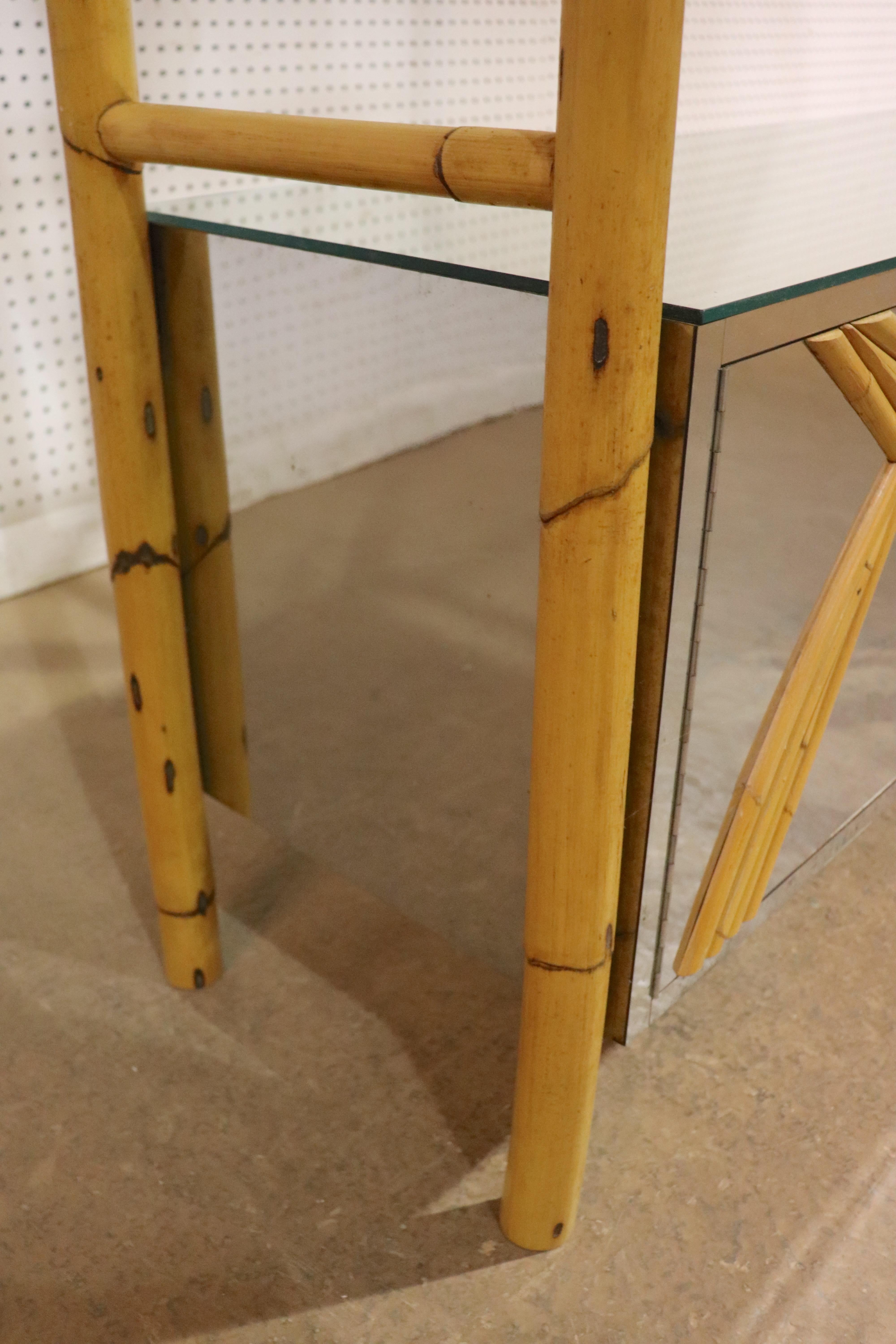 Etagere in bambù e specchio in vendita 6