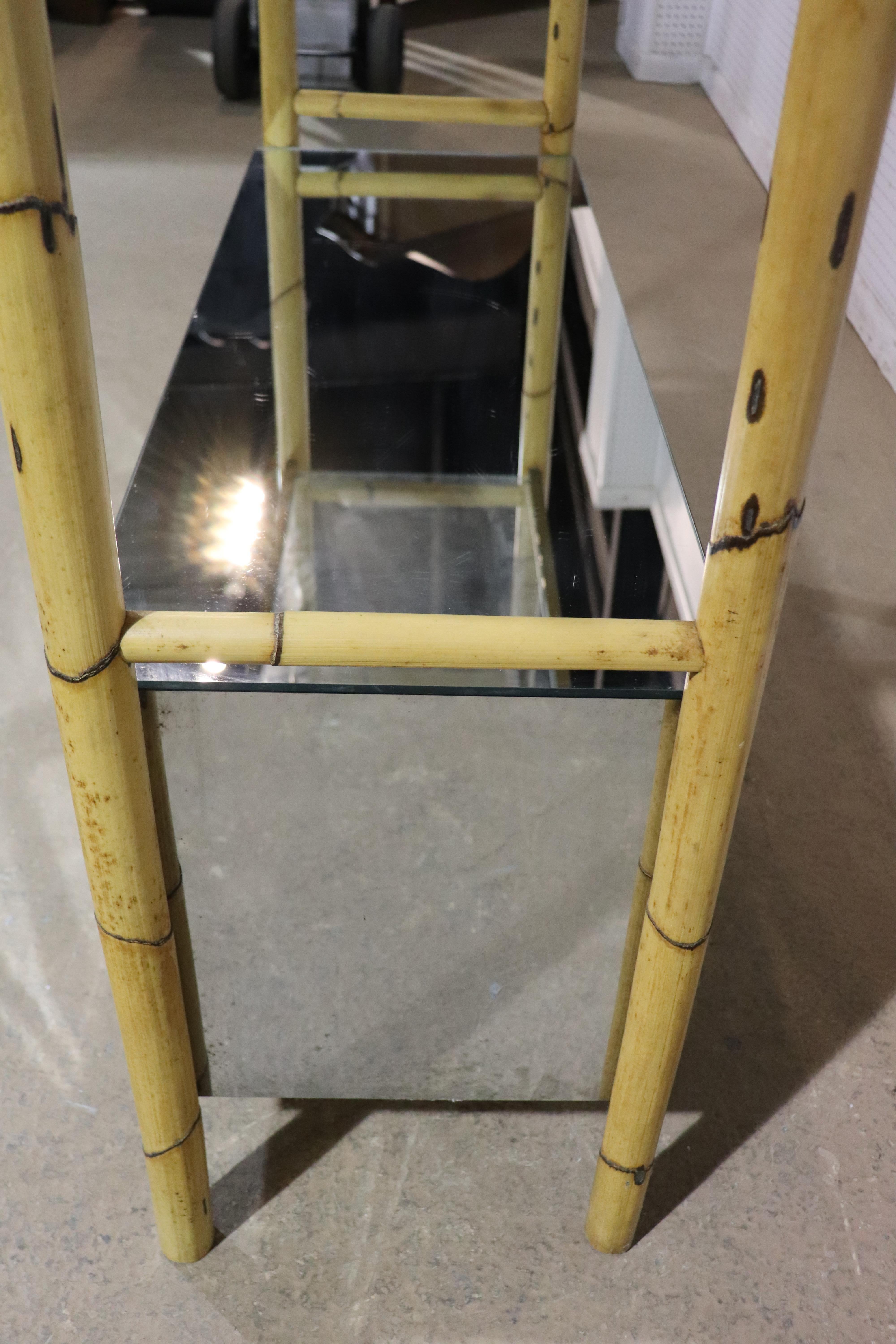 Etagere in bambù e specchio in vendita 2