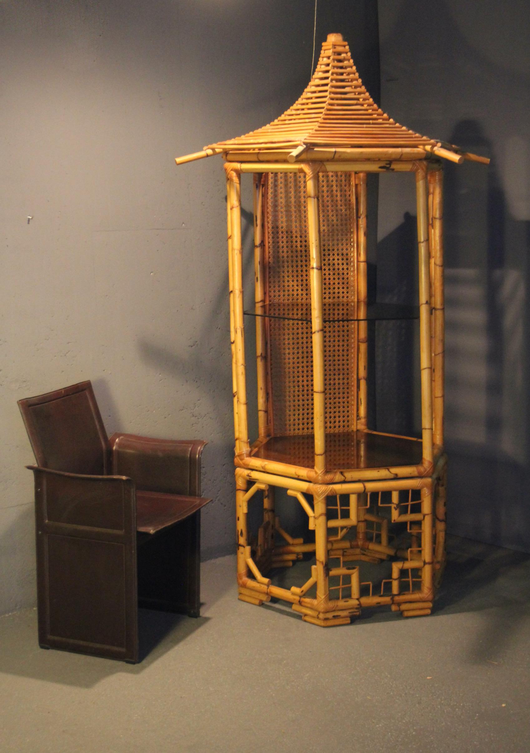 vitrina pagoda de bambú en venta 4