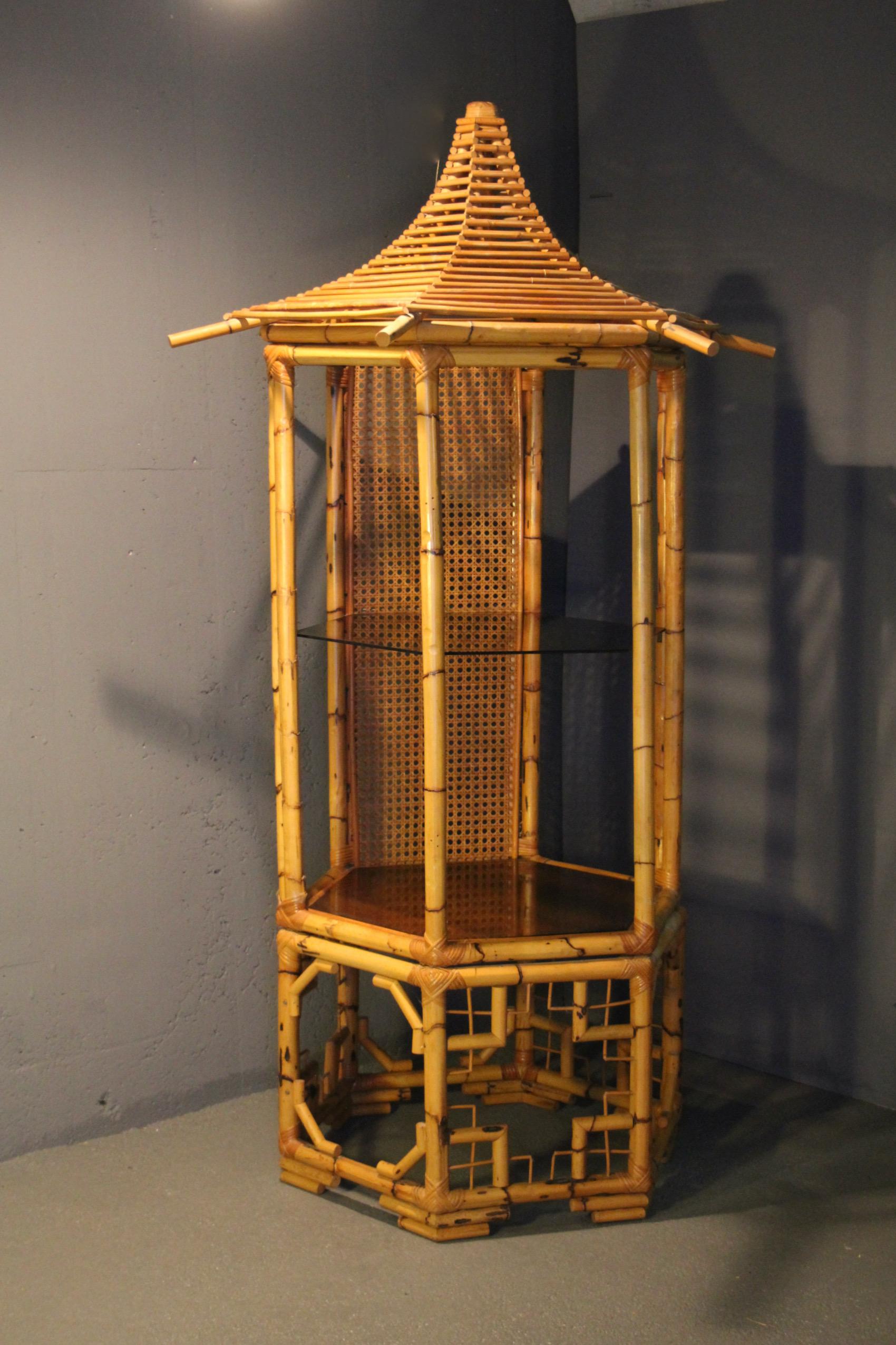 vitrina pagoda de bambú en 3 partes