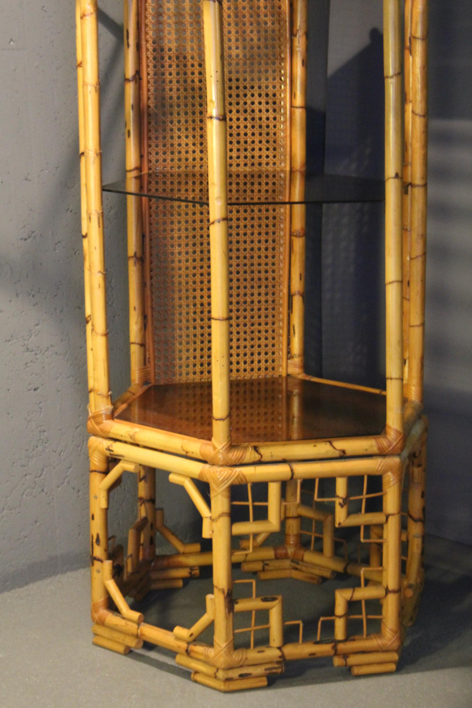 vitrina pagoda de bambú Italiano en venta