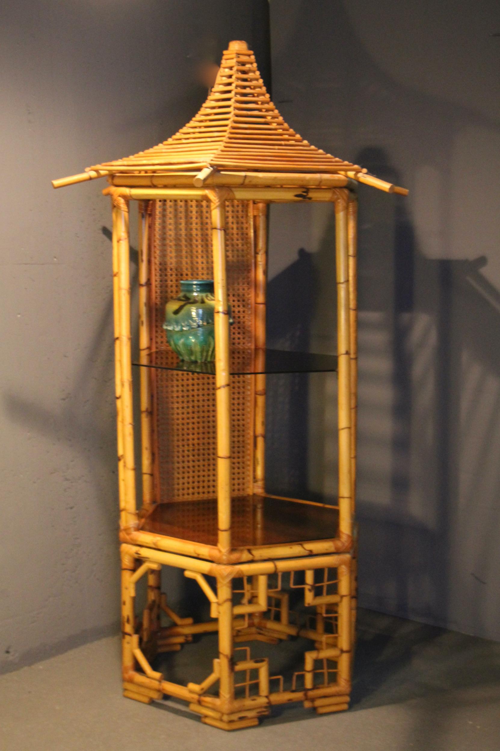 vitrina pagoda de bambú en venta 2