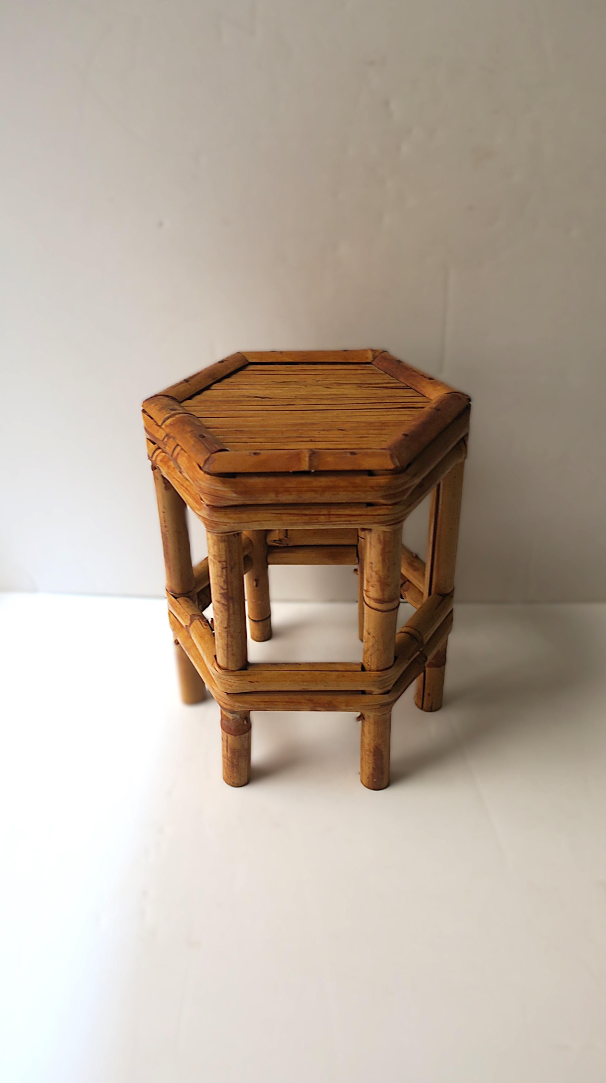 Bamboo Pedestal Plant Stand (Asiatisch) im Angebot