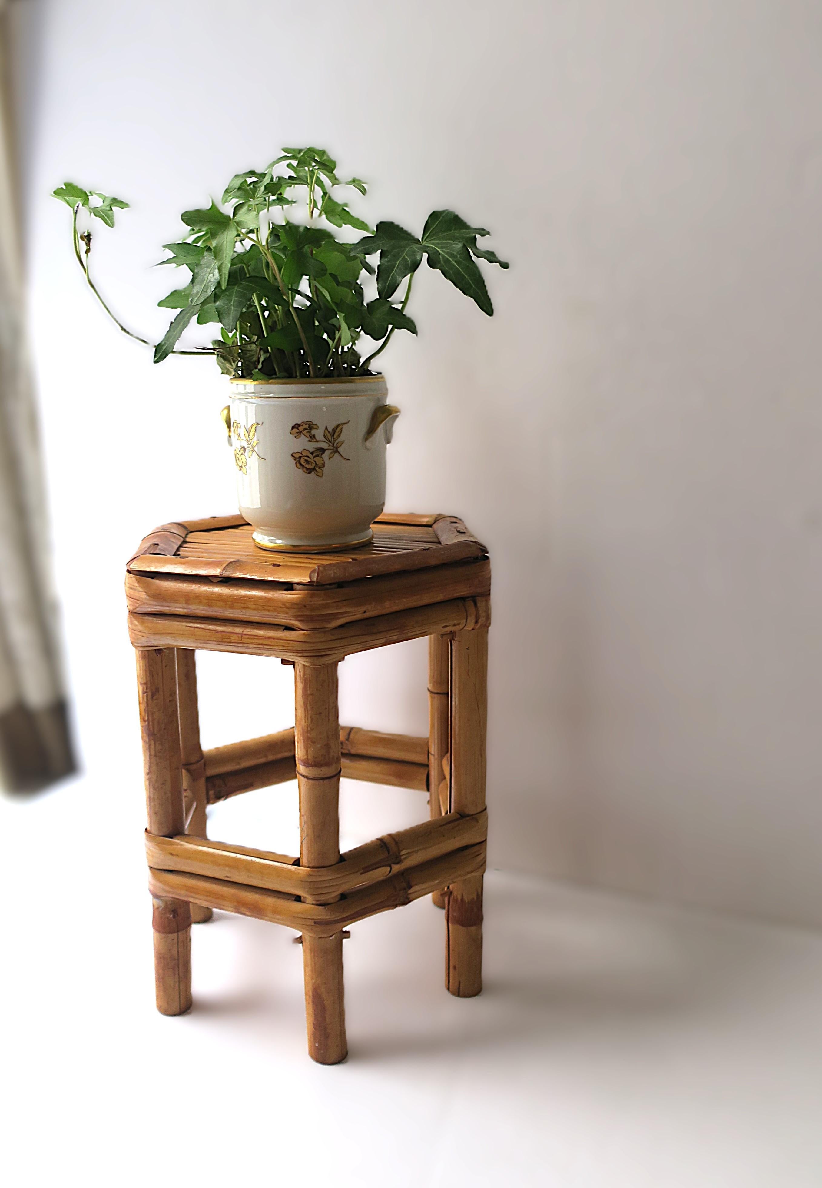 Bamboo Pedestal Plant Stand (20. Jahrhundert) im Angebot