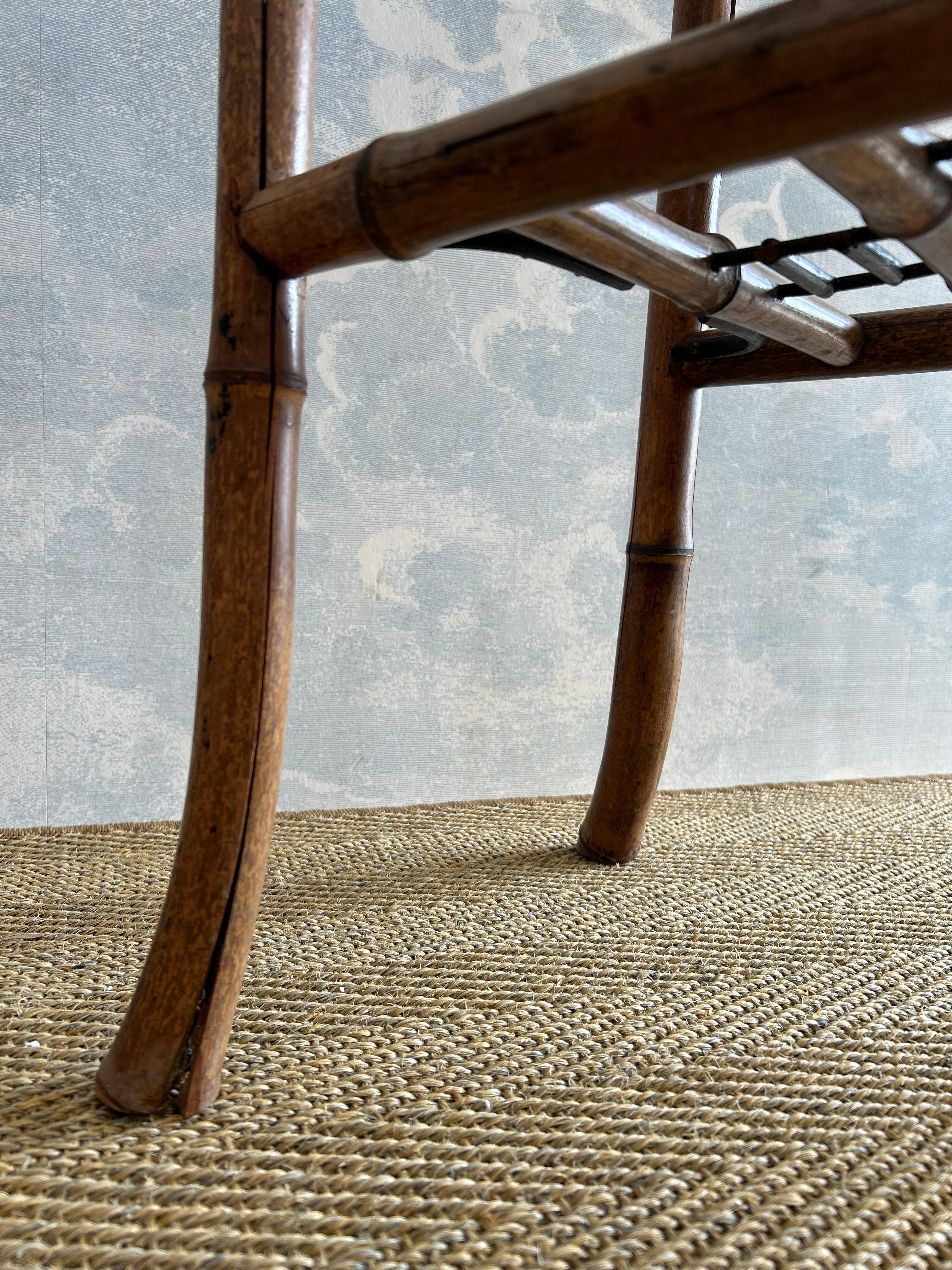 Français Bamboo Pedestal Table with Hand Painted Bird And Flower Motif, France, 19th Cent en vente