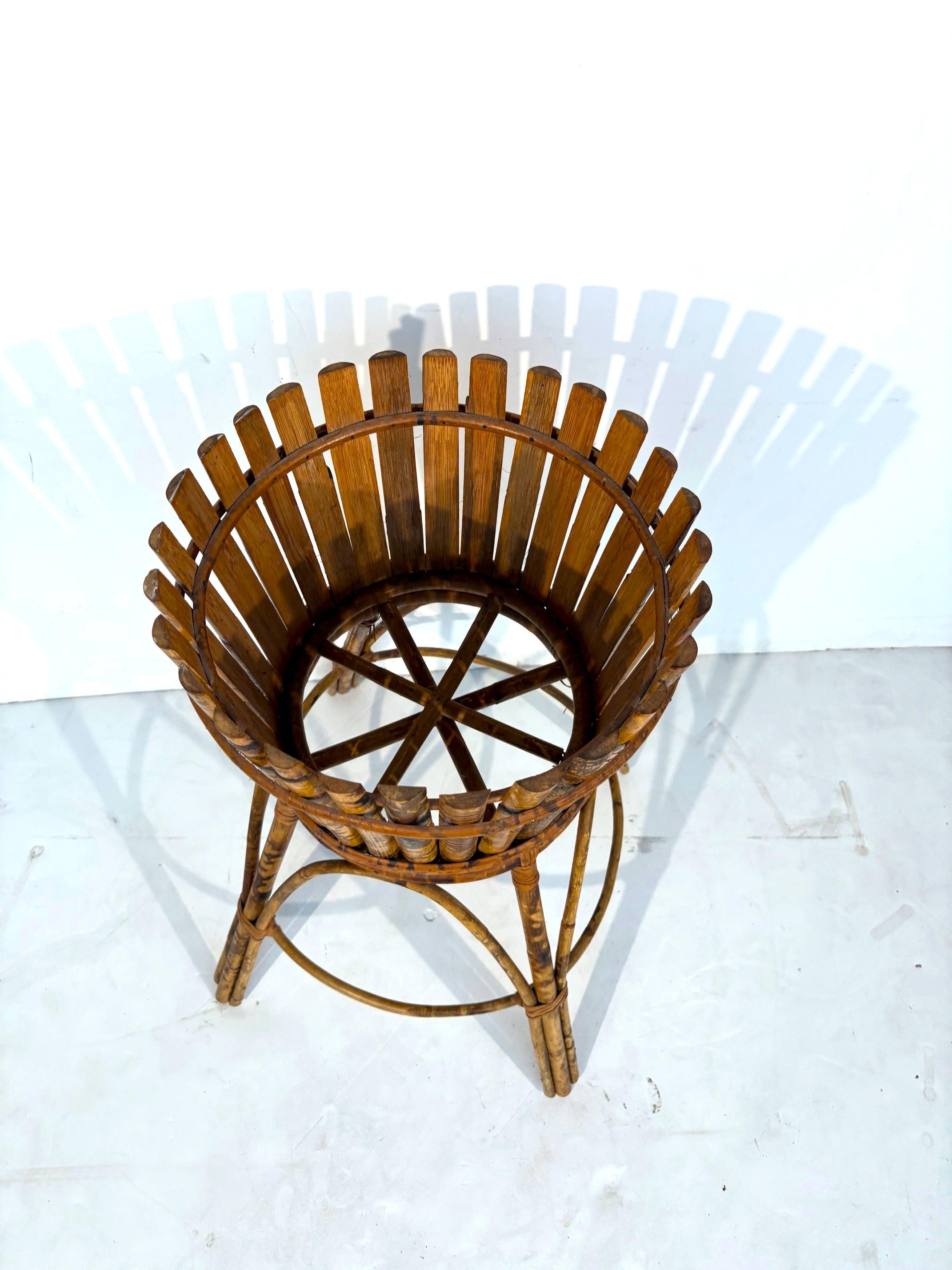 Pflanzenständer aus Bambus (Asiatisch) im Angebot