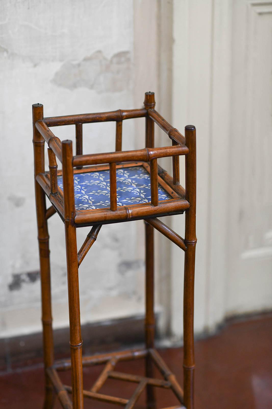 Soporte de bambú para plantas siglo XX en venta