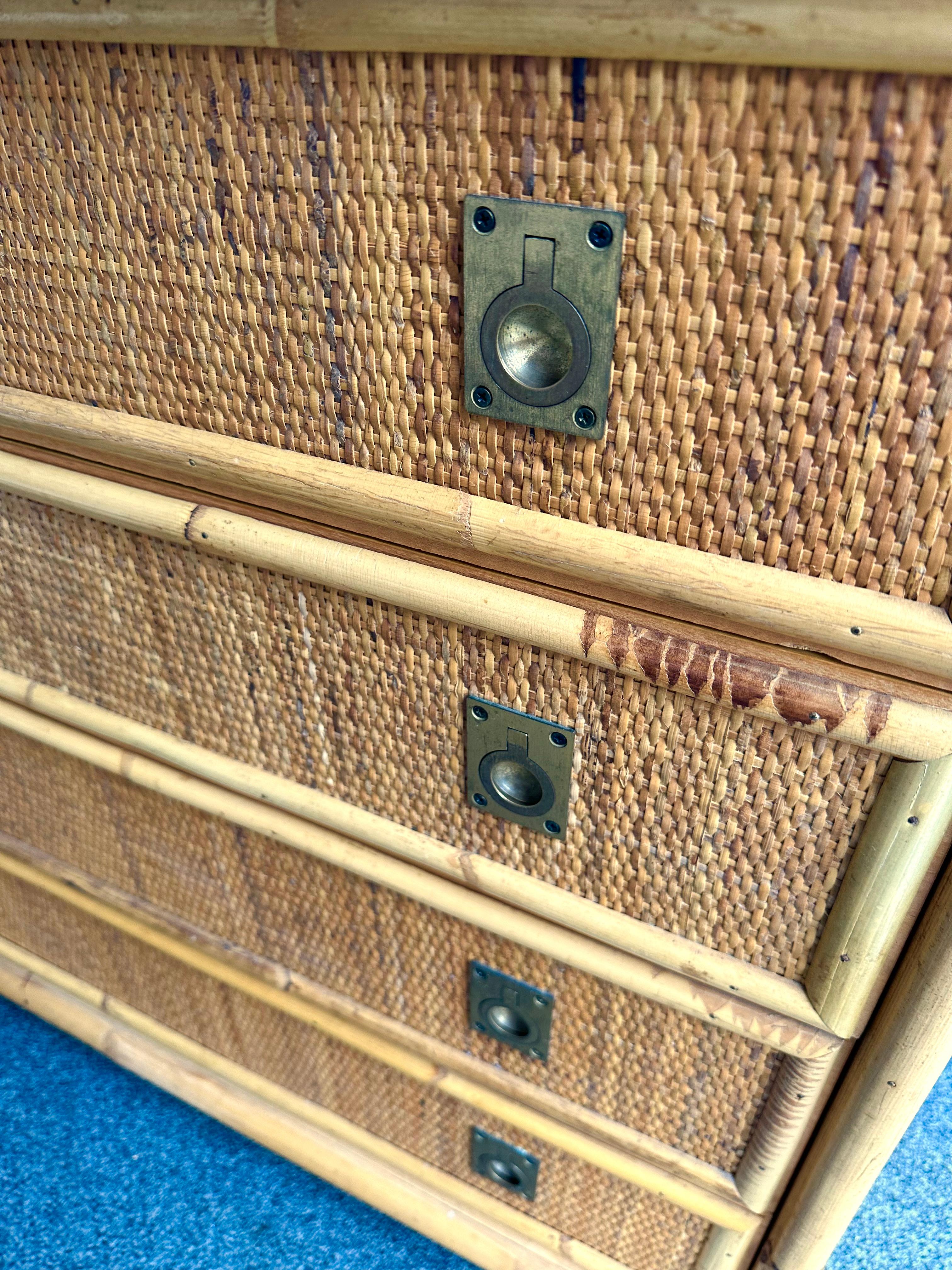 Mid-Century Modern Hollywood Regency Nice mix of bamboo, rattan raffia wicker and brass handle chest of drawers or commode by the manufacture Dal Vera. Famous design like Renato Zevi, Romeo Rega, Maison Jansen, Willy Rizzo, Mario Sabot.