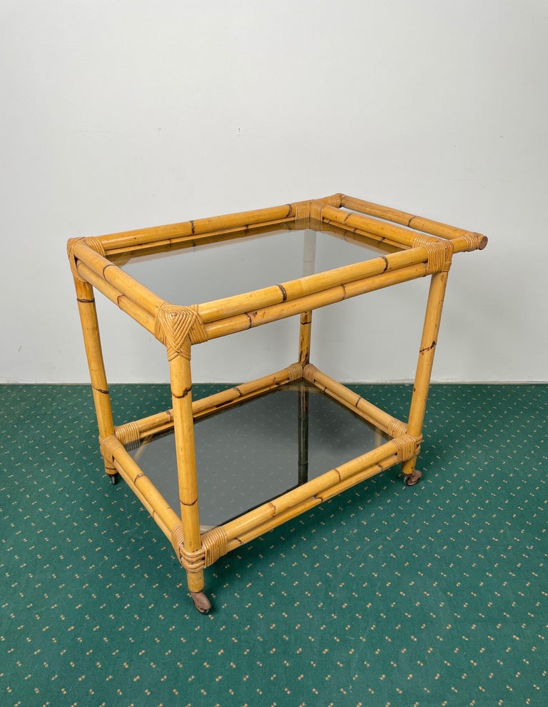 Mid-20th Century Bamboo Rattan and Smoked Glass Bar Serving Cart Trolley, Italy, 1960s For Sale