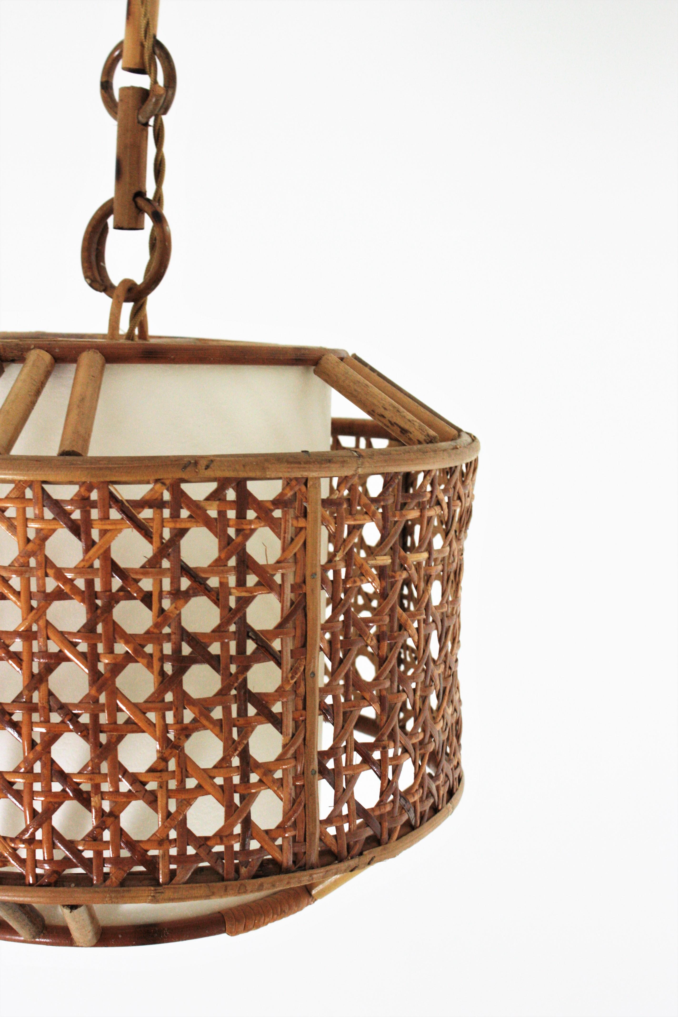 Lampe à suspension ou lanterne tambour en bambou, rotin et osier tissé  en vente 7