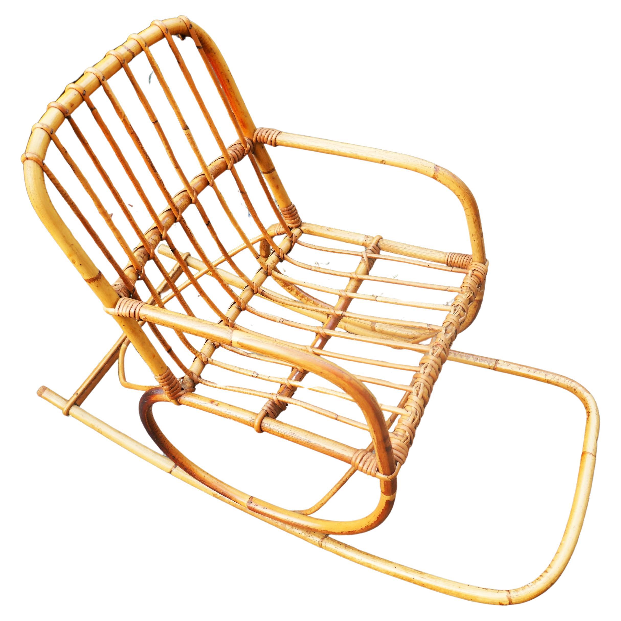 Mid-19th Century Bamboo rattan baby rocking chair in vendita