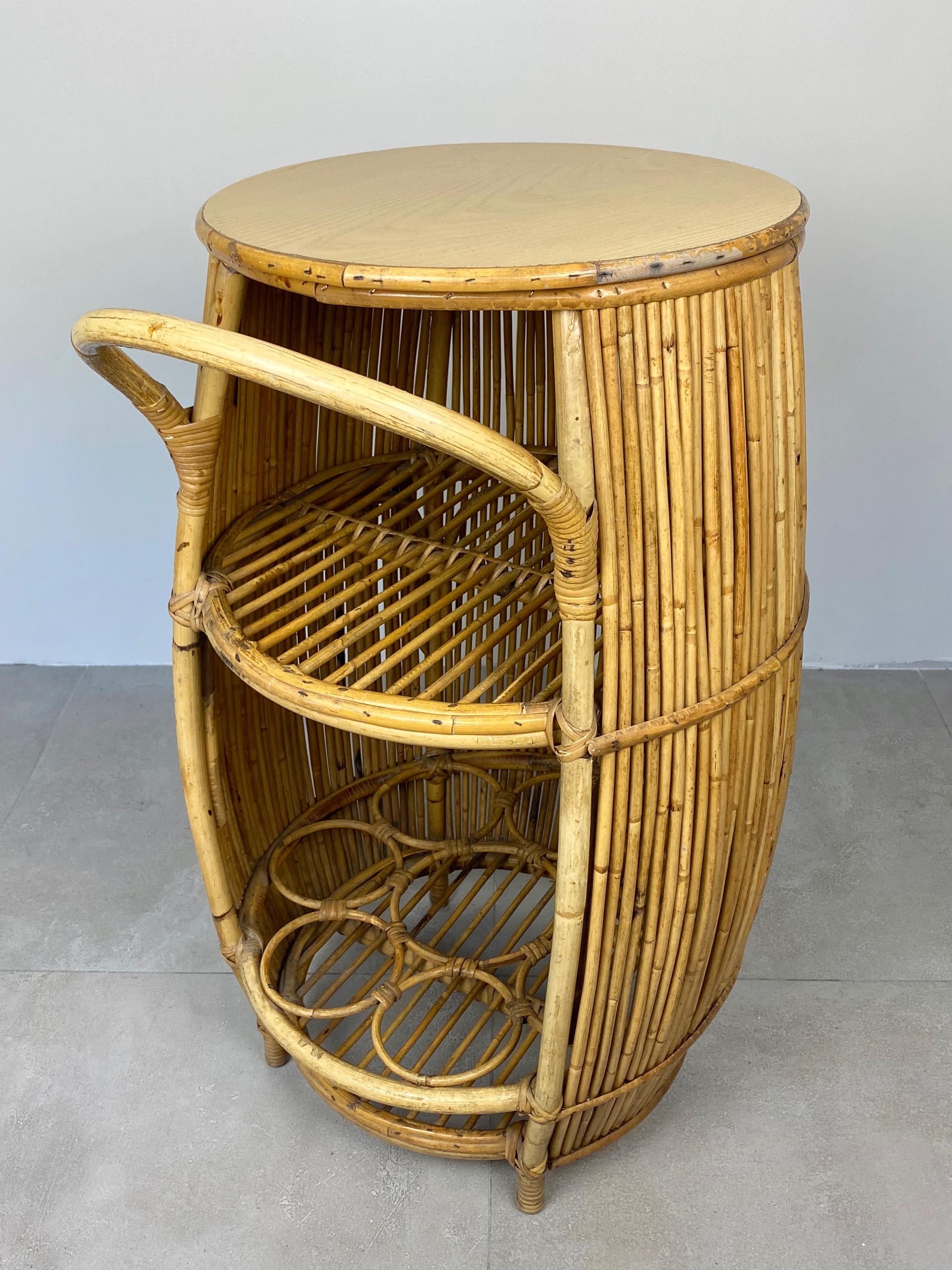 Bamboo Rattan Barrel Bar Cart Cabinet, Italy, 1960s In Good Condition For Sale In Rome, IT