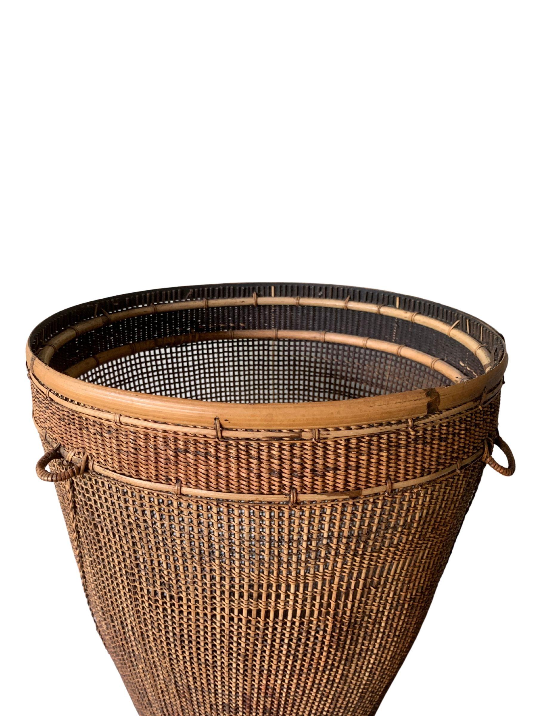 Bamboo & Rattan Basket from Dayak Tribe, Hand-Crafted Borneo, Indonesia, c. 1950 For Sale 1