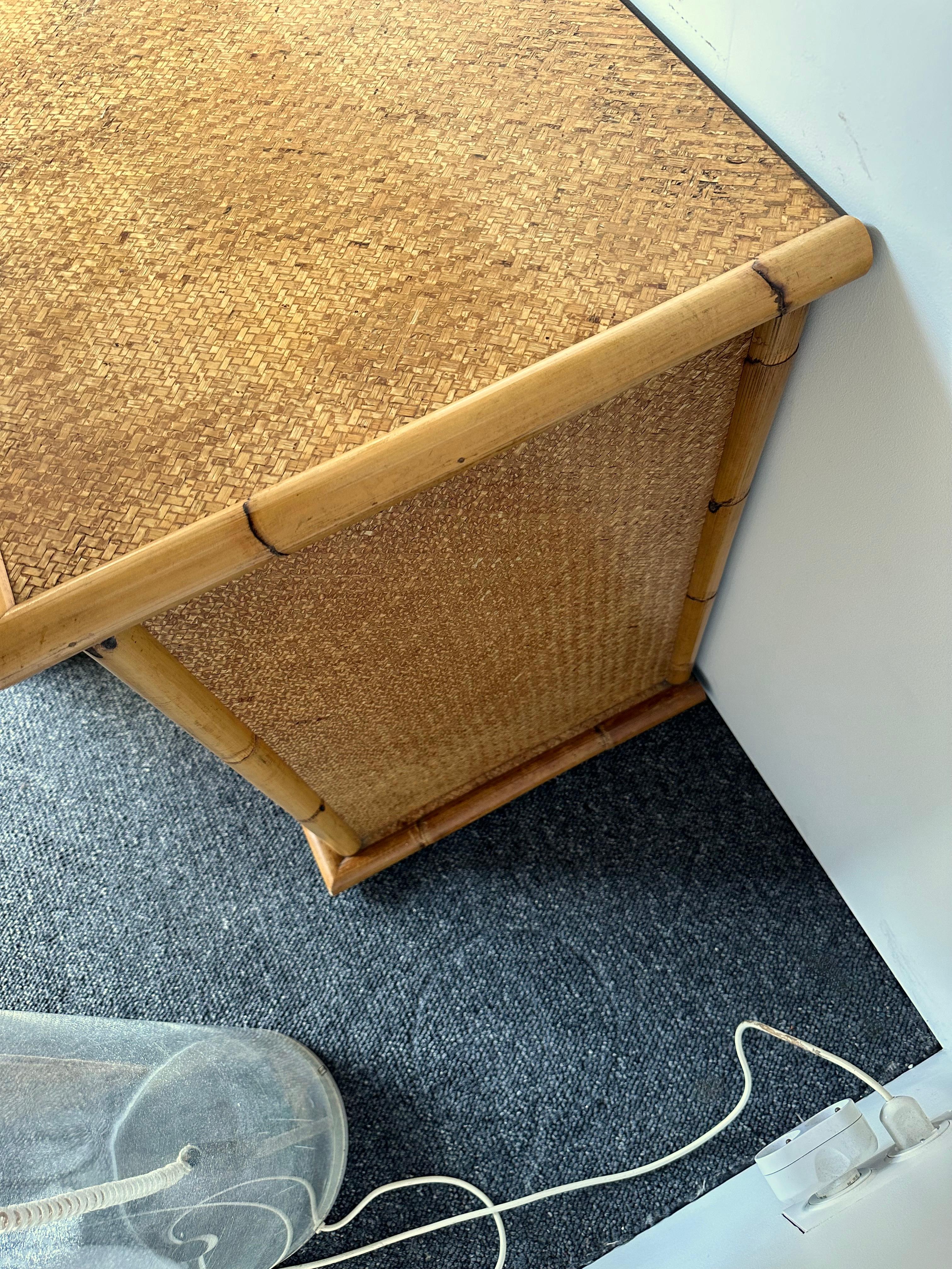 Cassettiera in ottone e rattan di Bamboo di Vivai Del Sud. Italia, anni '70 in vendita 4