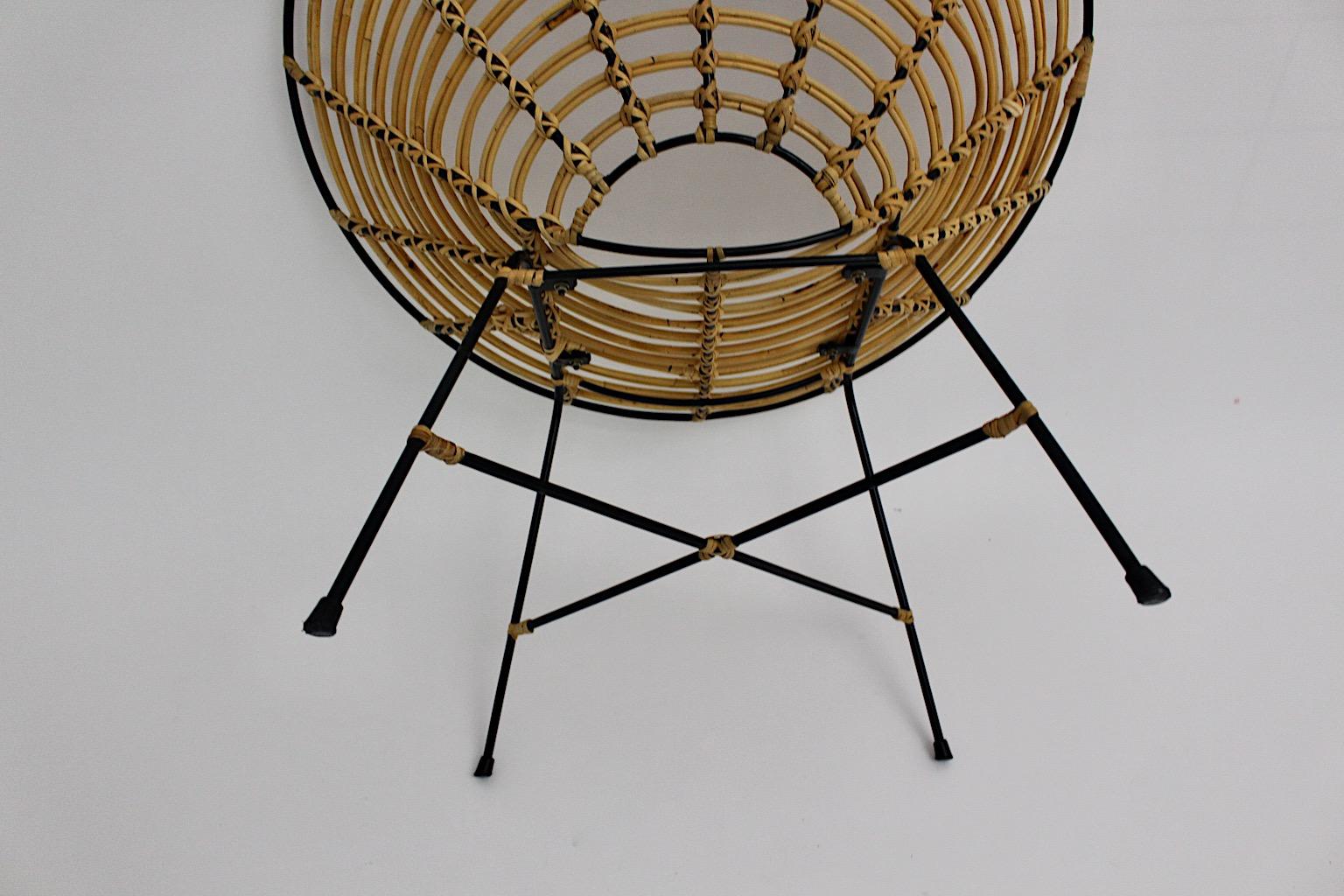 Bamboo Rattan Brown Vintage Mid-Century Modern Lounge Chair, Italy, 1960s For Sale 6