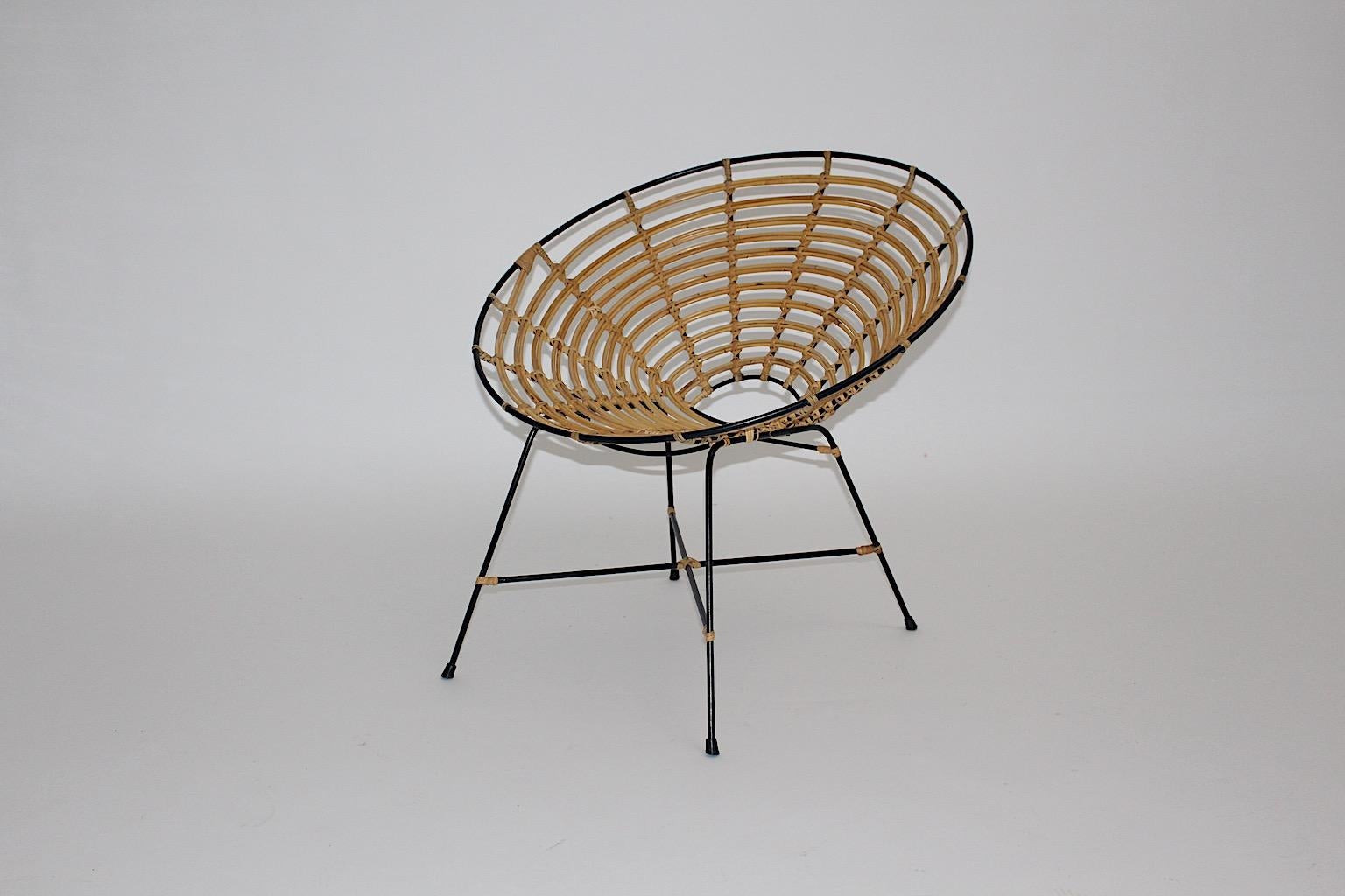 Mid-Century Modern Fauteuil de salon vintage en bambou et rotin marron, Italie, années 1960 en vente