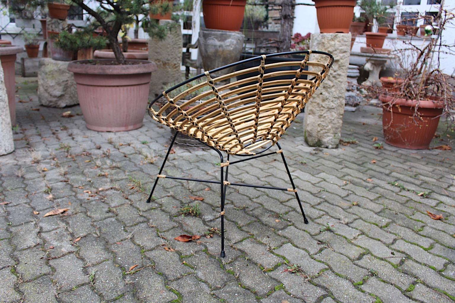 Bamboo Rattan Brown Vintage Mid-Century Modern Lounge Chair, Italy, 1960s For Sale 3