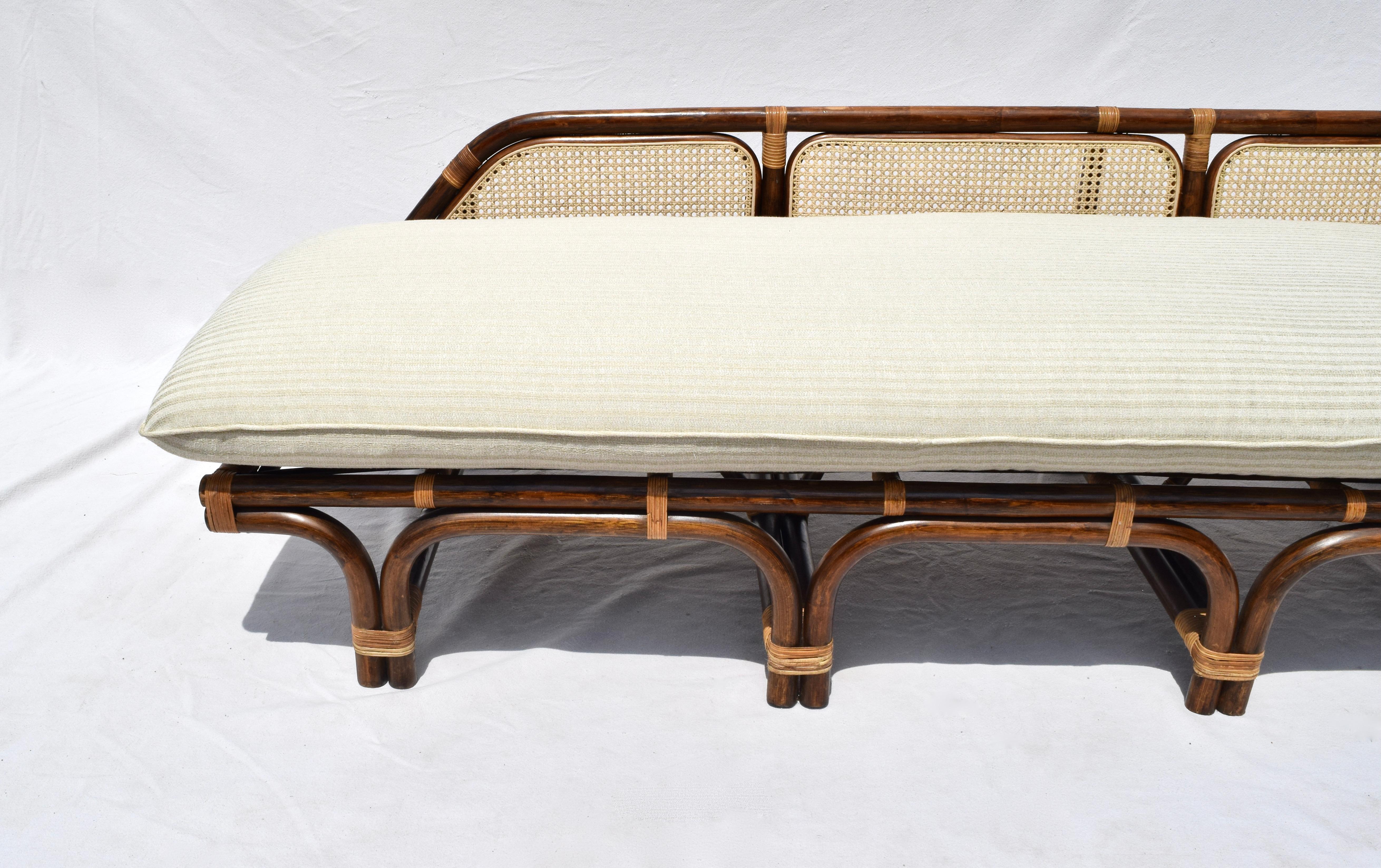 Silk 1980's, Bamboo Rattan Caned Daybed Chaise Lounge