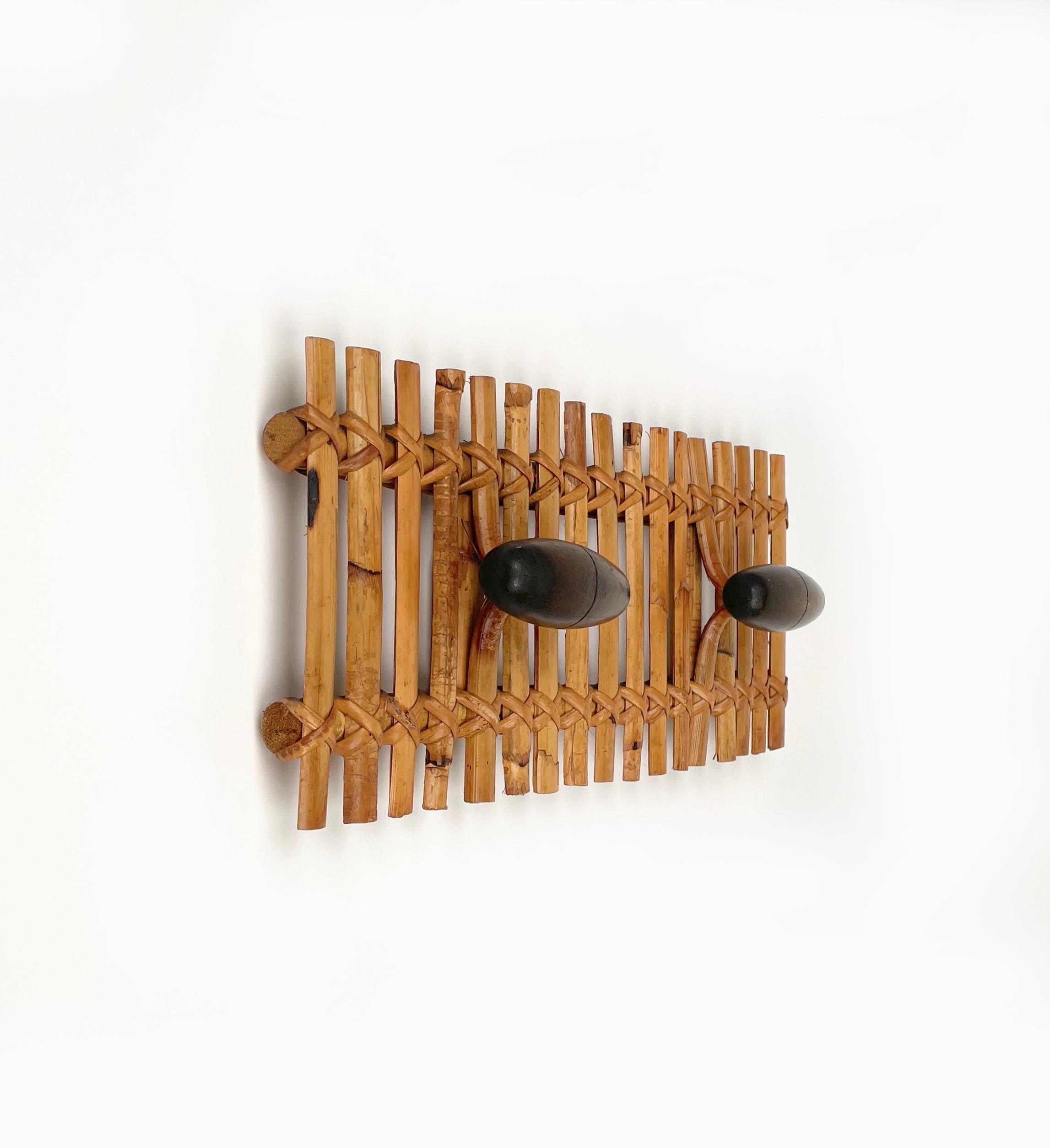 Mid-Century Modern Bamboo & Rattan Coat Rack Hanger Attributed to Olaf von Bohr, Italy 1960s For Sale