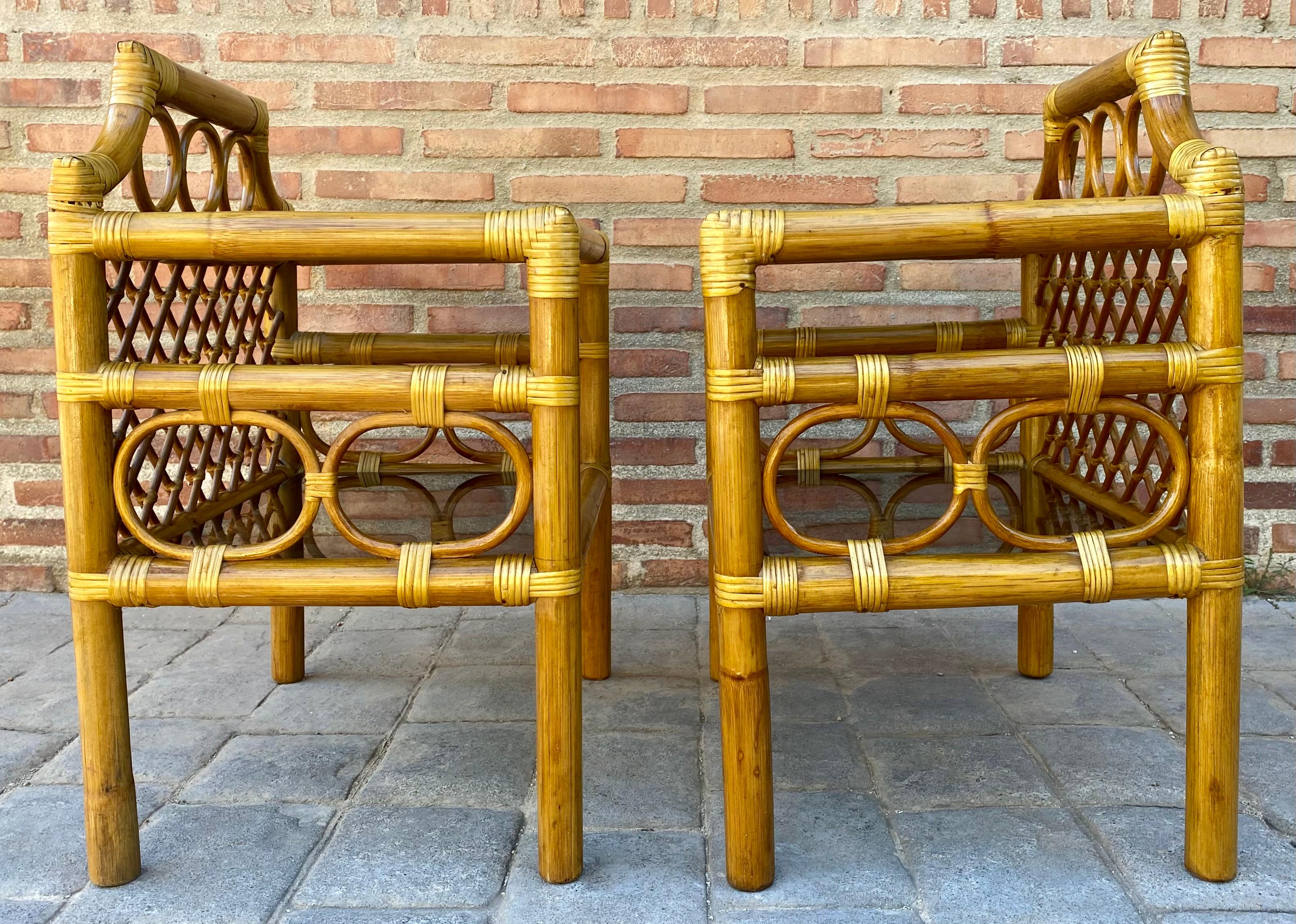 Bamboo & Rattan Nightstands With Low Glass Shelves, Italy, 1960s, Set Of 2 In Good Condition For Sale In Miami, FL