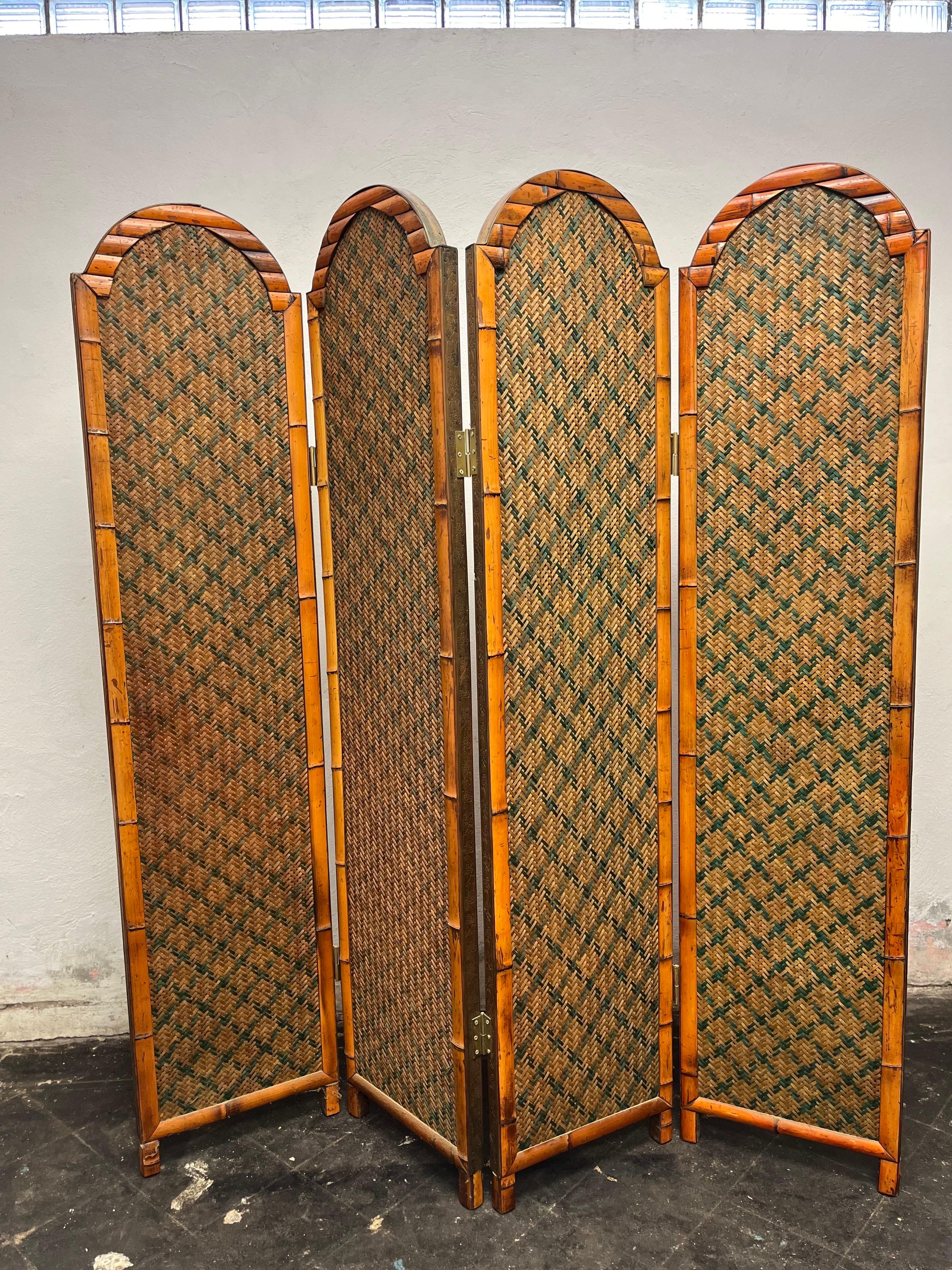 Bamboo Rattan Folding Screen Room Divider Reversible In Good Condition In W Allenhurst, NJ
