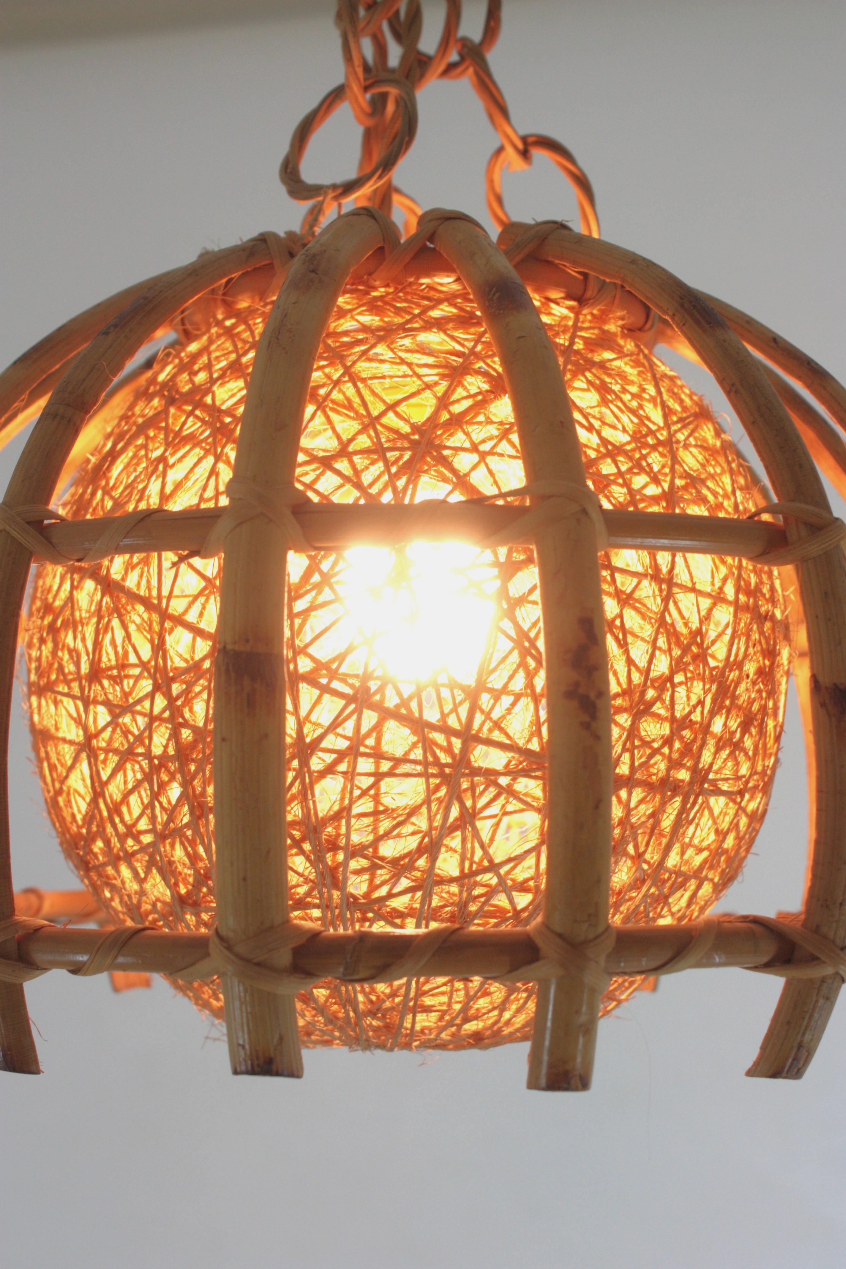 Bamboo Rattan Pendelleuchte mit geflochtenem Seil Globe Lighting Lampenschirm im Angebot 5