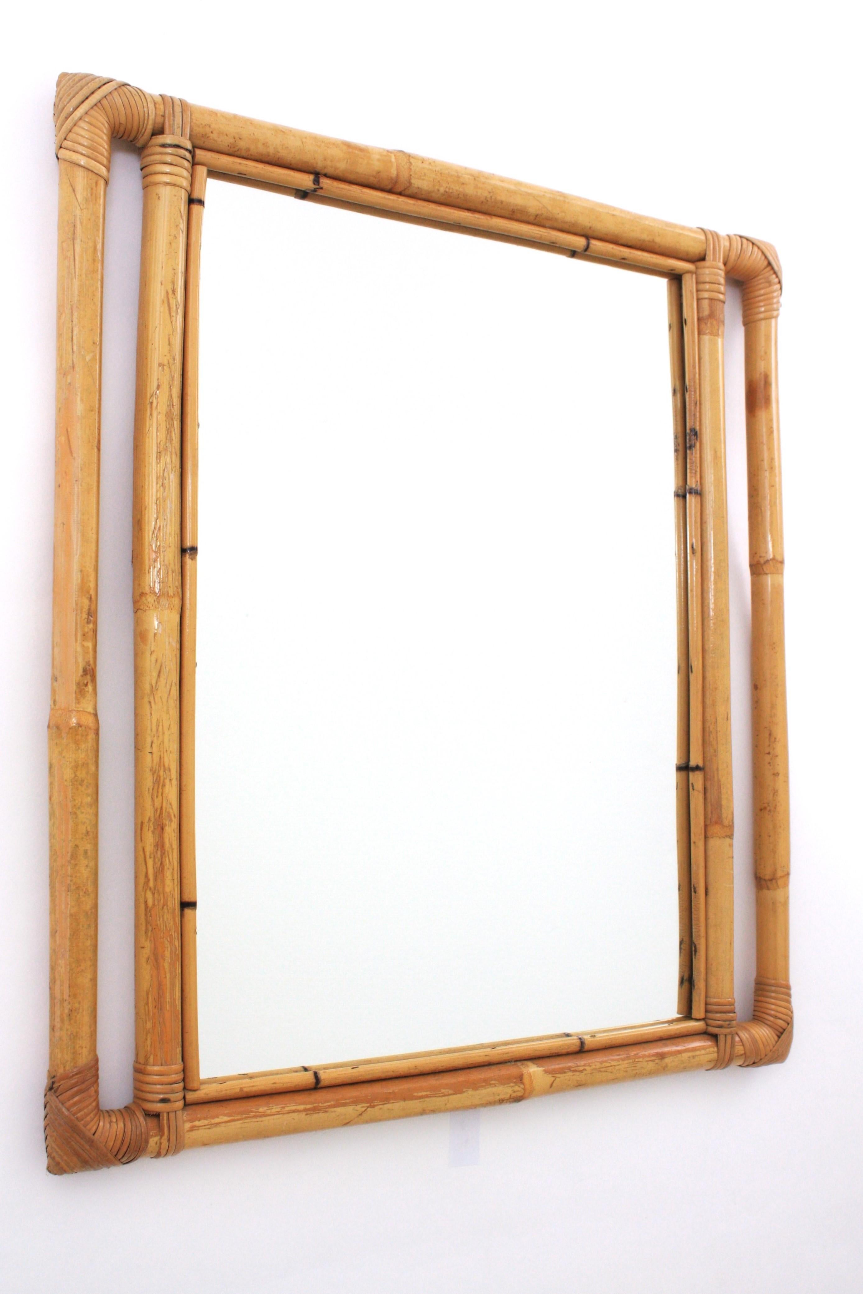Mid-Century Modern Miroir rectangulaire en bambou et rotin avec cadre géométrique, Espagne, années 1960 en vente