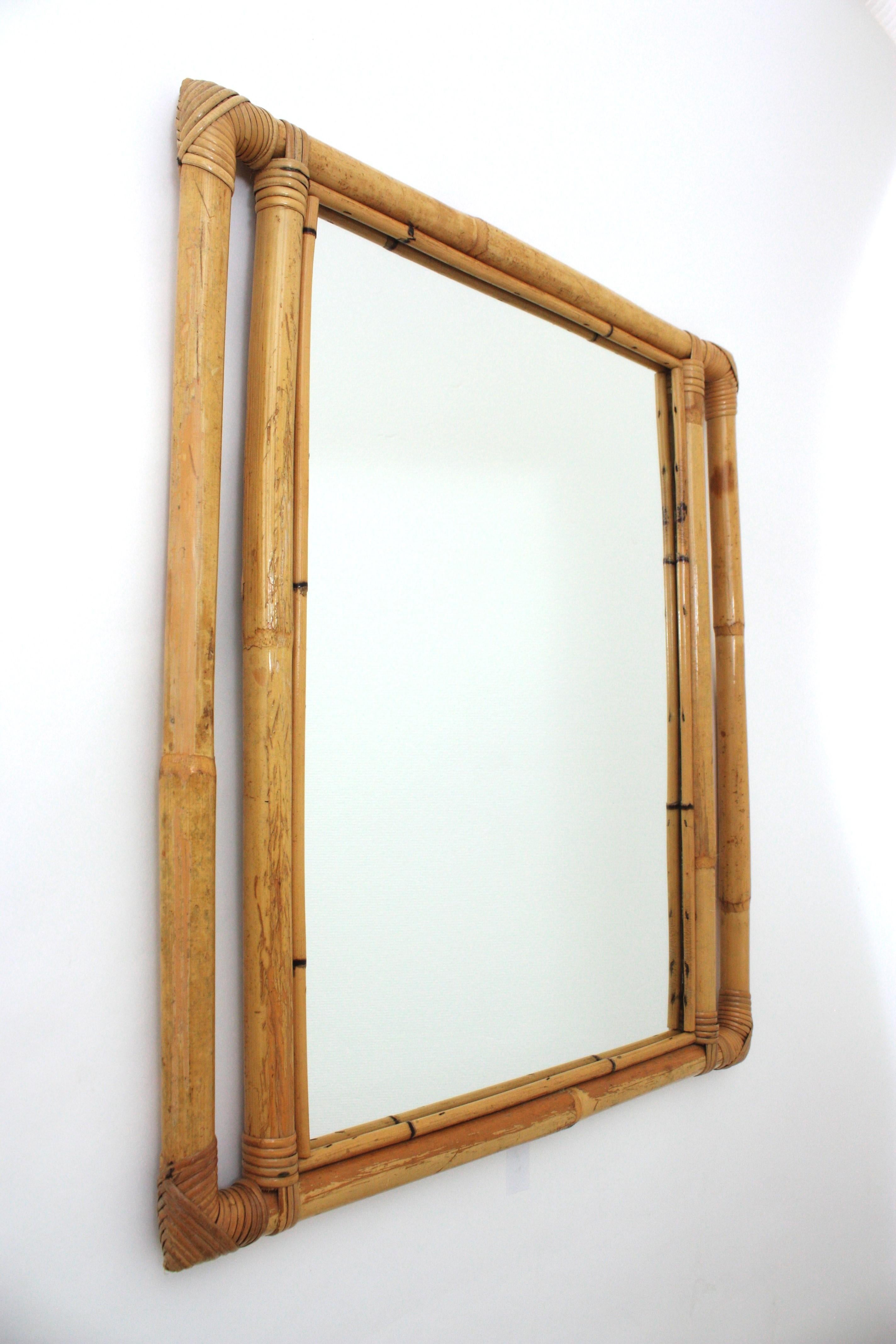 Espagnol Miroir rectangulaire en bambou et rotin avec cadre géométrique, Espagne, années 1960 en vente