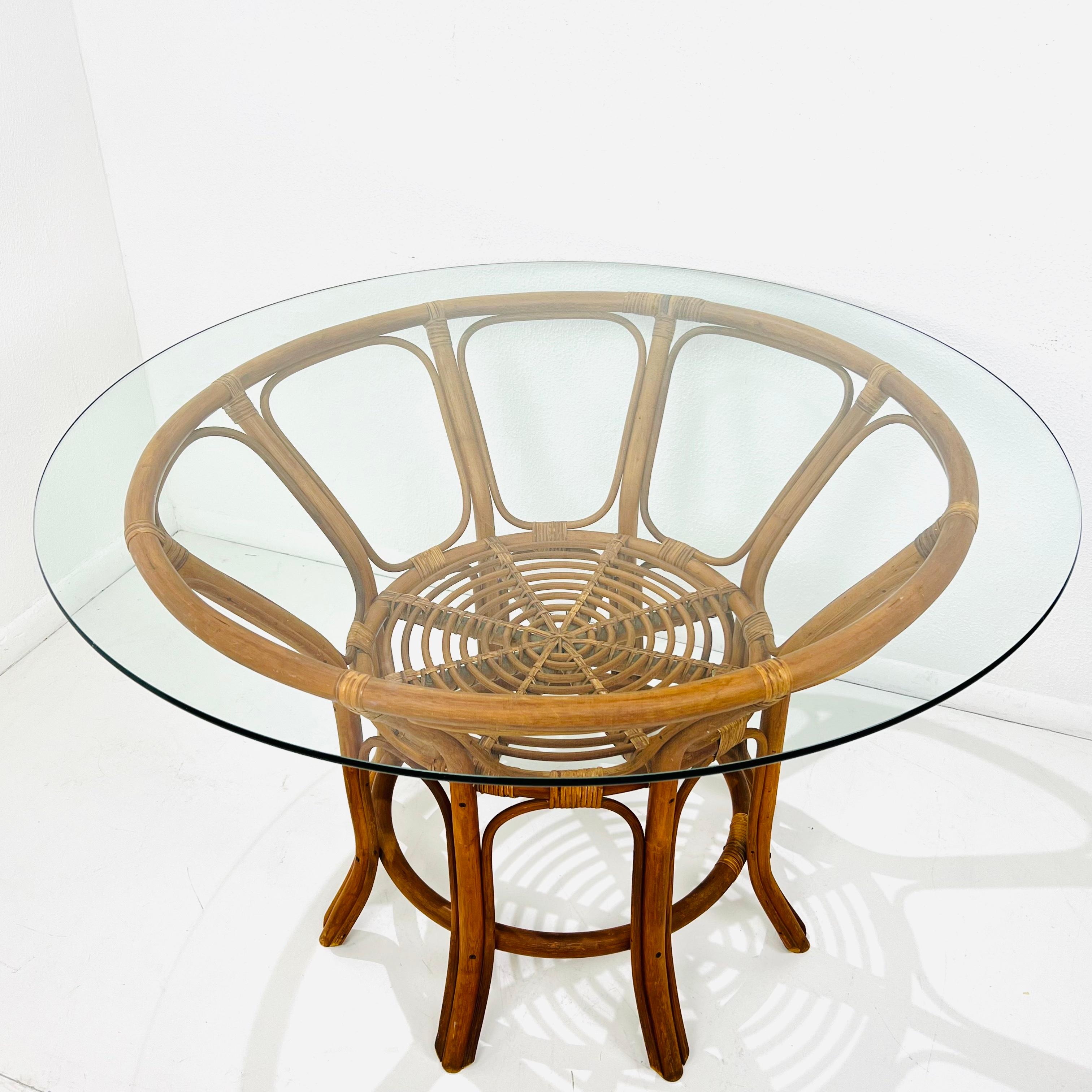 Bamboo & Rattan Round Dining Table in the Style of Albini In Good Condition For Sale In Dallas, TX