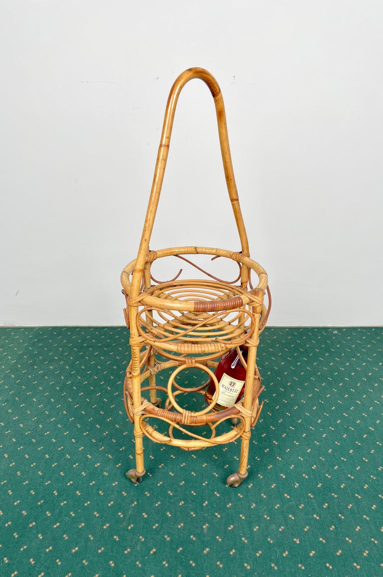 Bamboo Rattan Round Serving Bar Cart & Bottle Holder, Italy, 1960s In Good Condition For Sale In Rome, IT