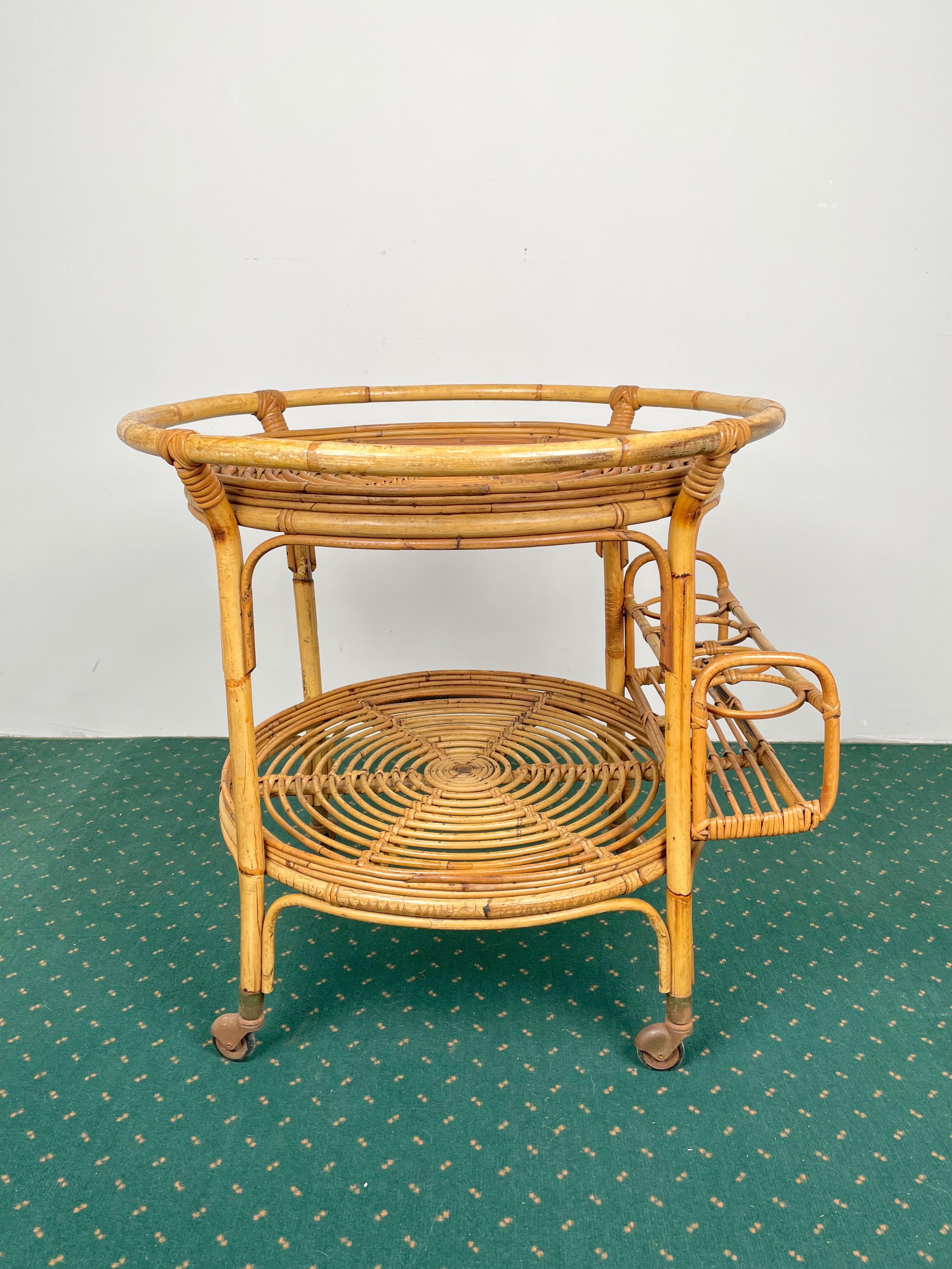 Mid-Century Modern Bamboo & Rattan Round Serving Bar Cart Trolley, Italy, 1960s For Sale