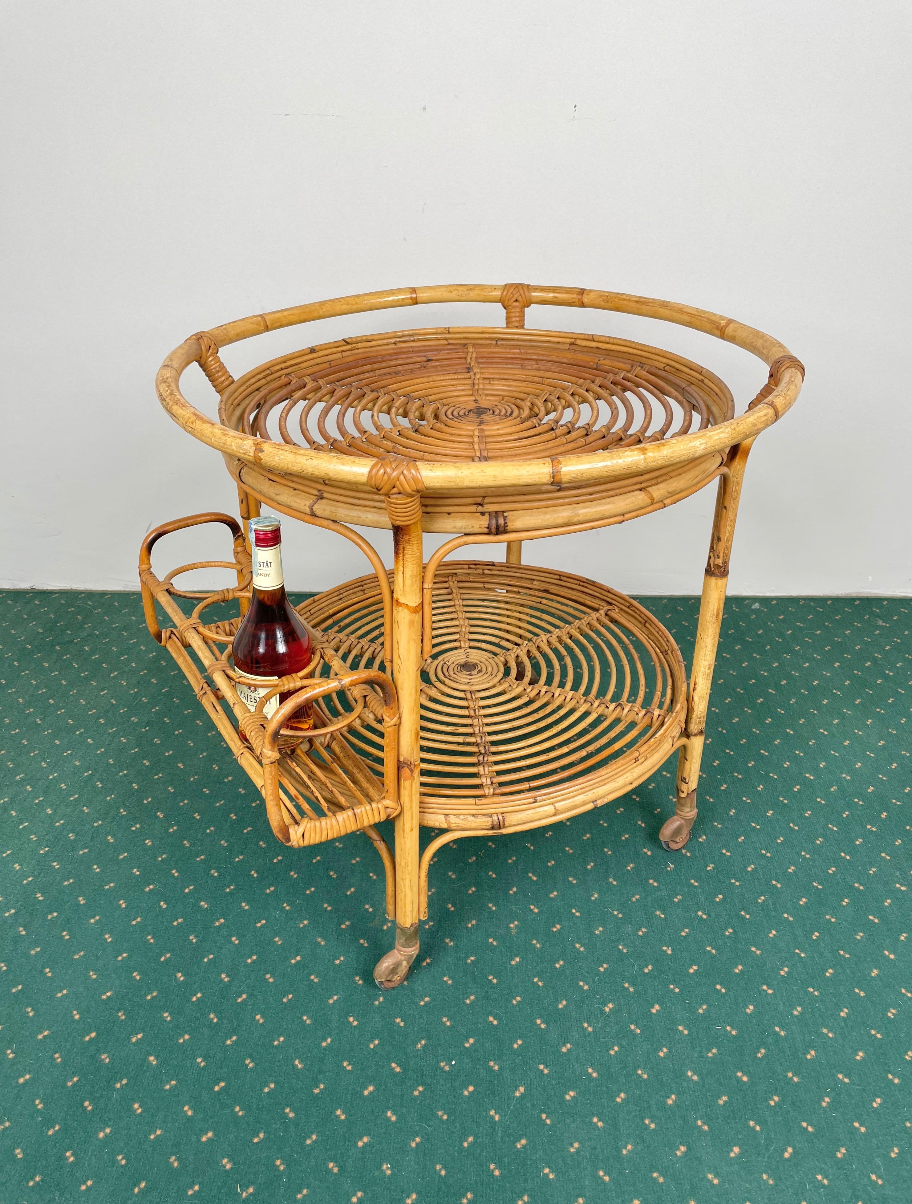 Mid-20th Century Bamboo & Rattan Round Serving Bar Cart Trolley, Italy, 1960s For Sale