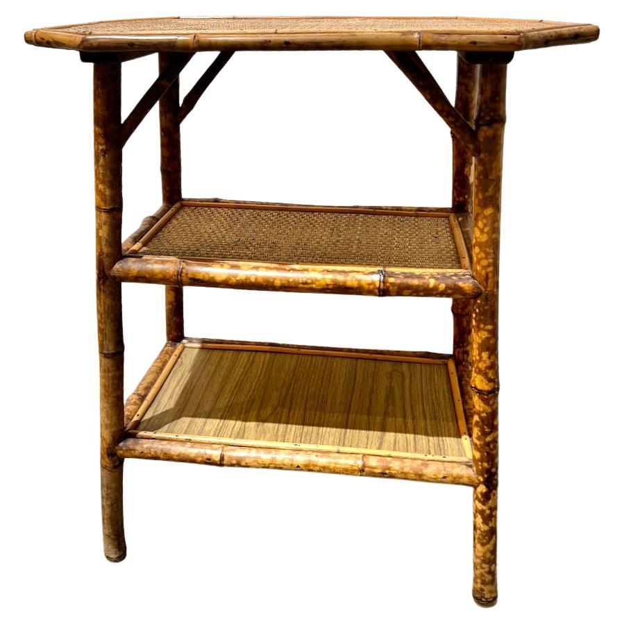 Beistelltisch aus Bambus und Rattan (Ästhetizismus) im Angebot