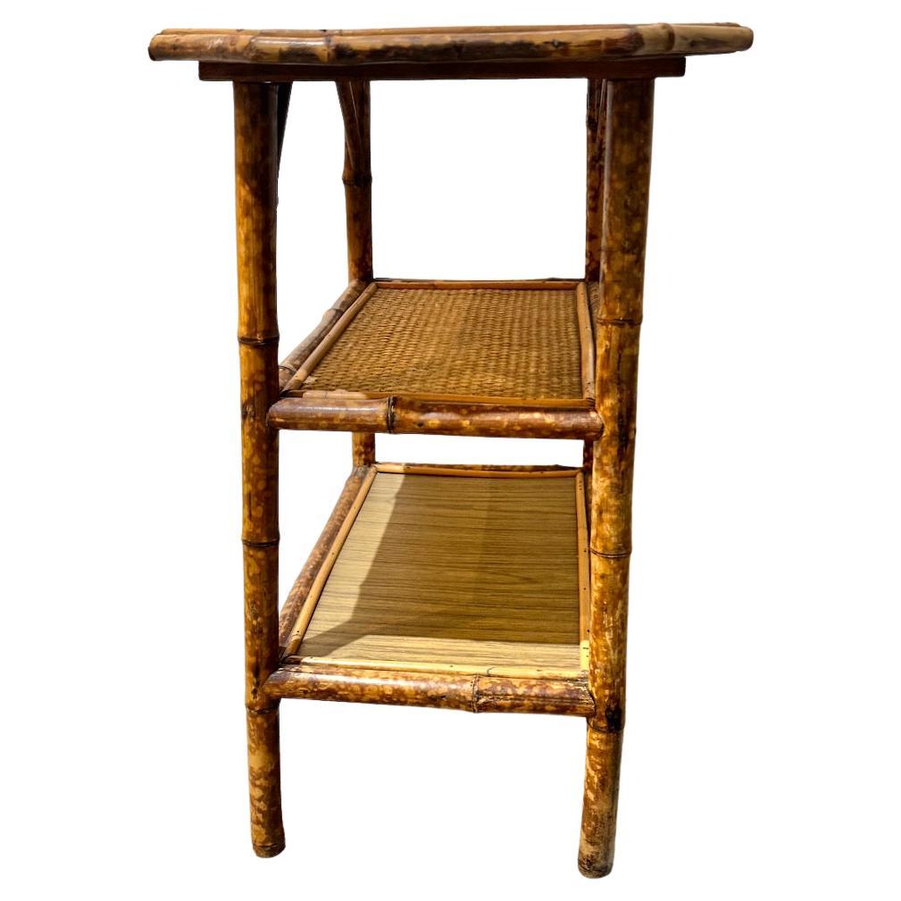 Beistelltisch aus Bambus und Rattan im Zustand „Gut“ im Angebot in Pasadena, CA