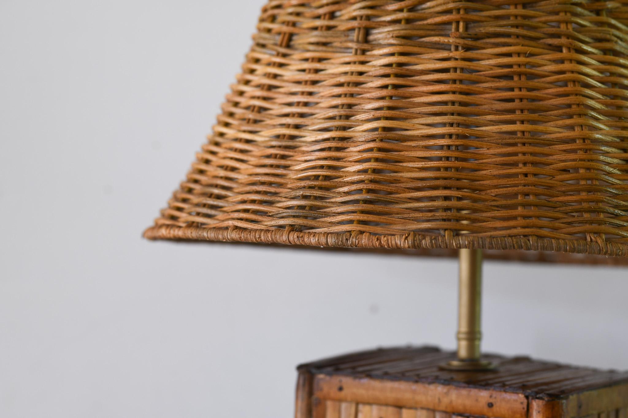 Philippin Lampes de table en bambou et rotin de style colonial en vente