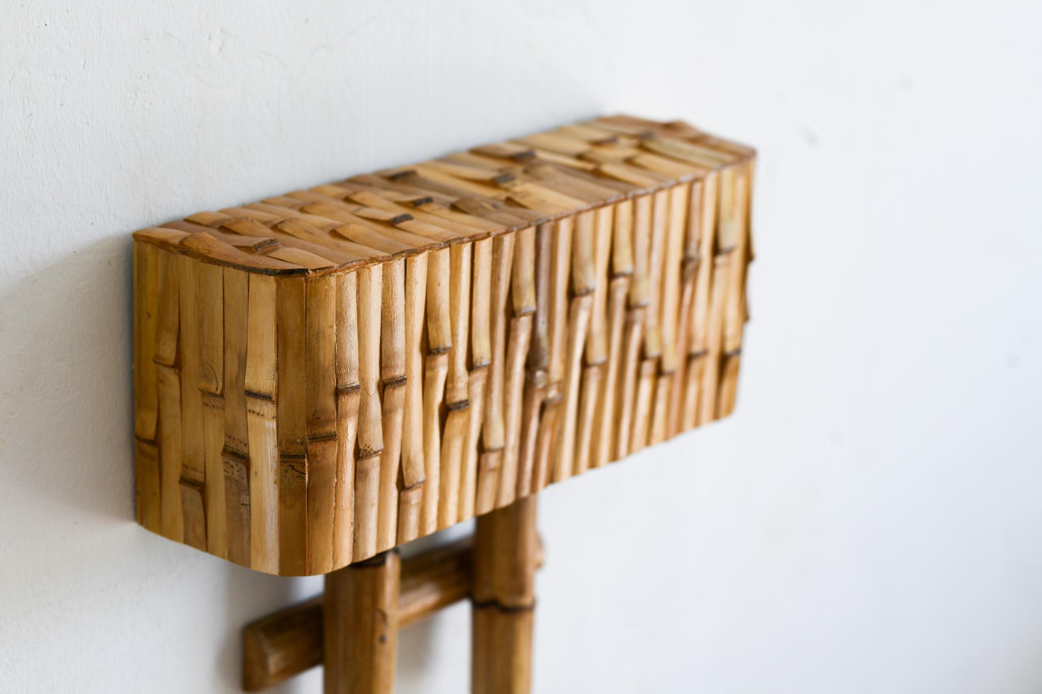 Français Lampe murale en bambou et rotin, mi-siècle moderne en vente