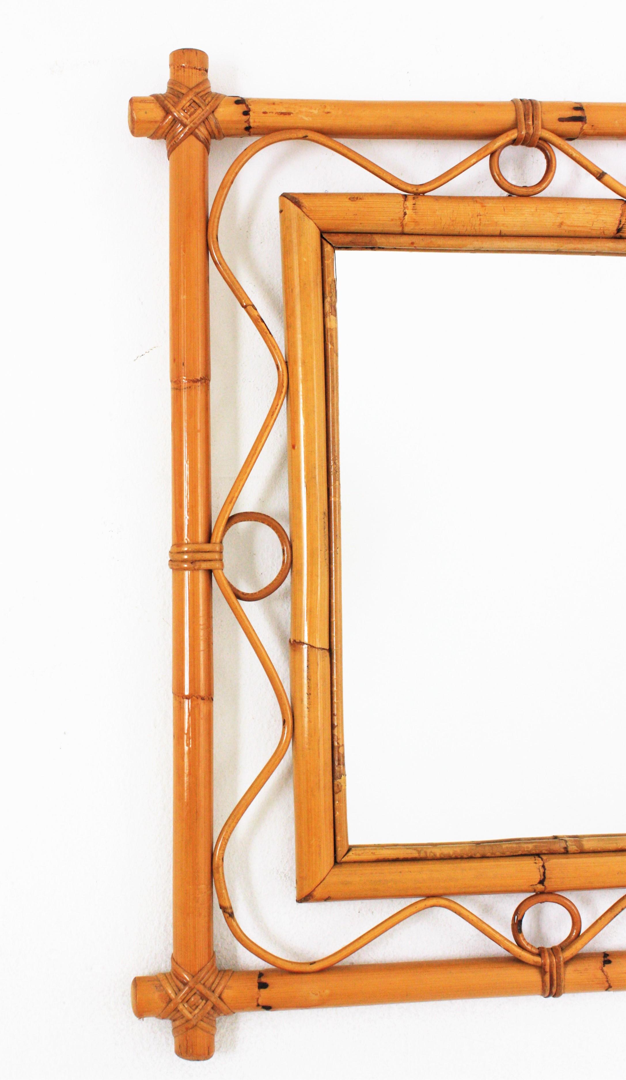 Mid-Century Modern Miroir rectangulaire en bambou et rotin de style Franco Albini, années 1960 en vente