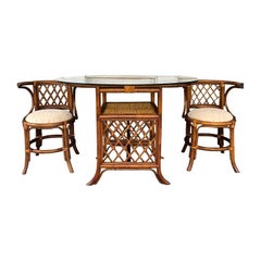 Ensemble table et chaises en bambou:: rotin et osier ou ensemble de salle à manger avec plateau en verre 1970