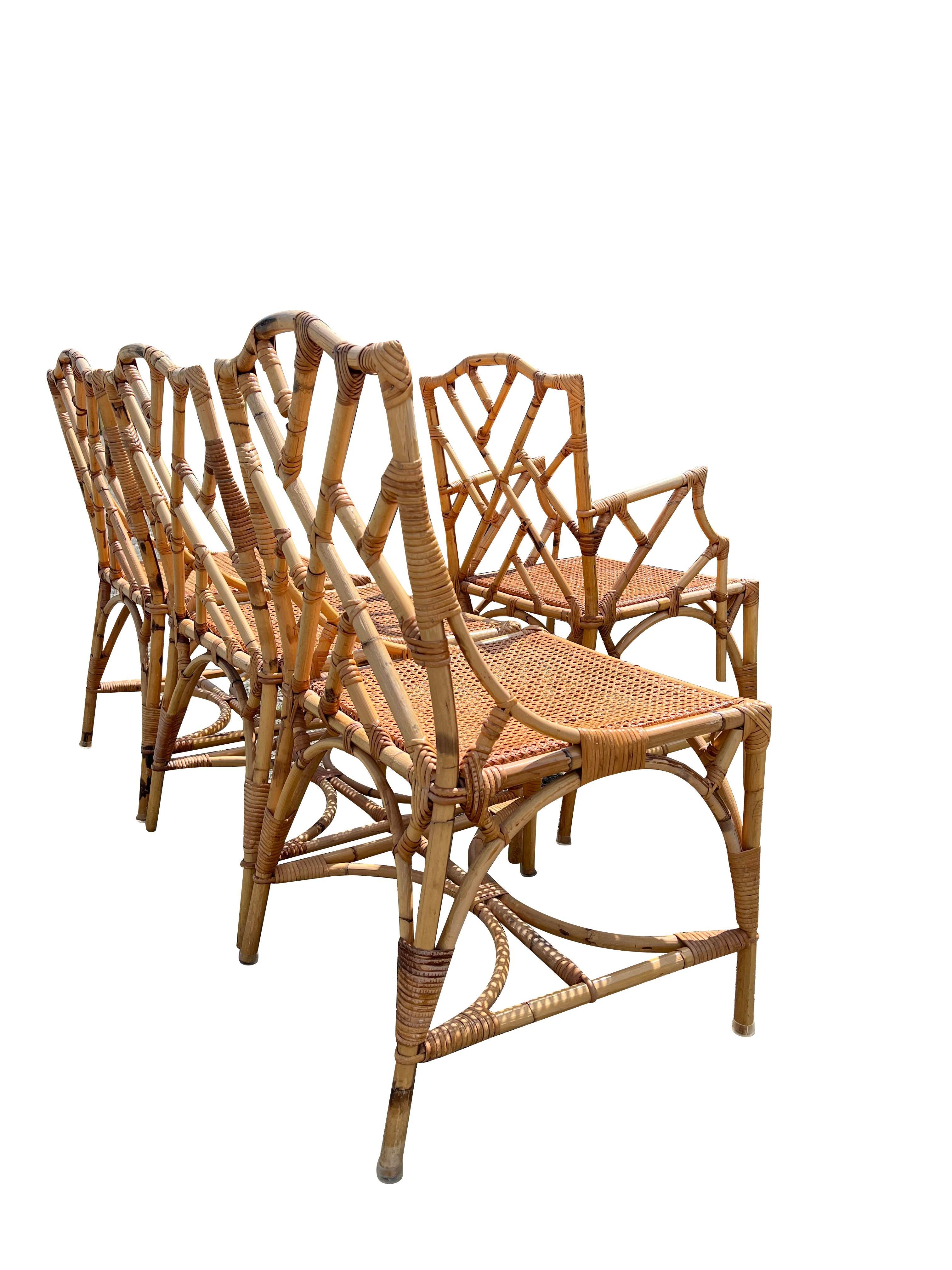 Fin du 20e siècle Chaises en osier de bambou et rotin avec assise en rotin de style Chippendale - Lot de 4 en vente