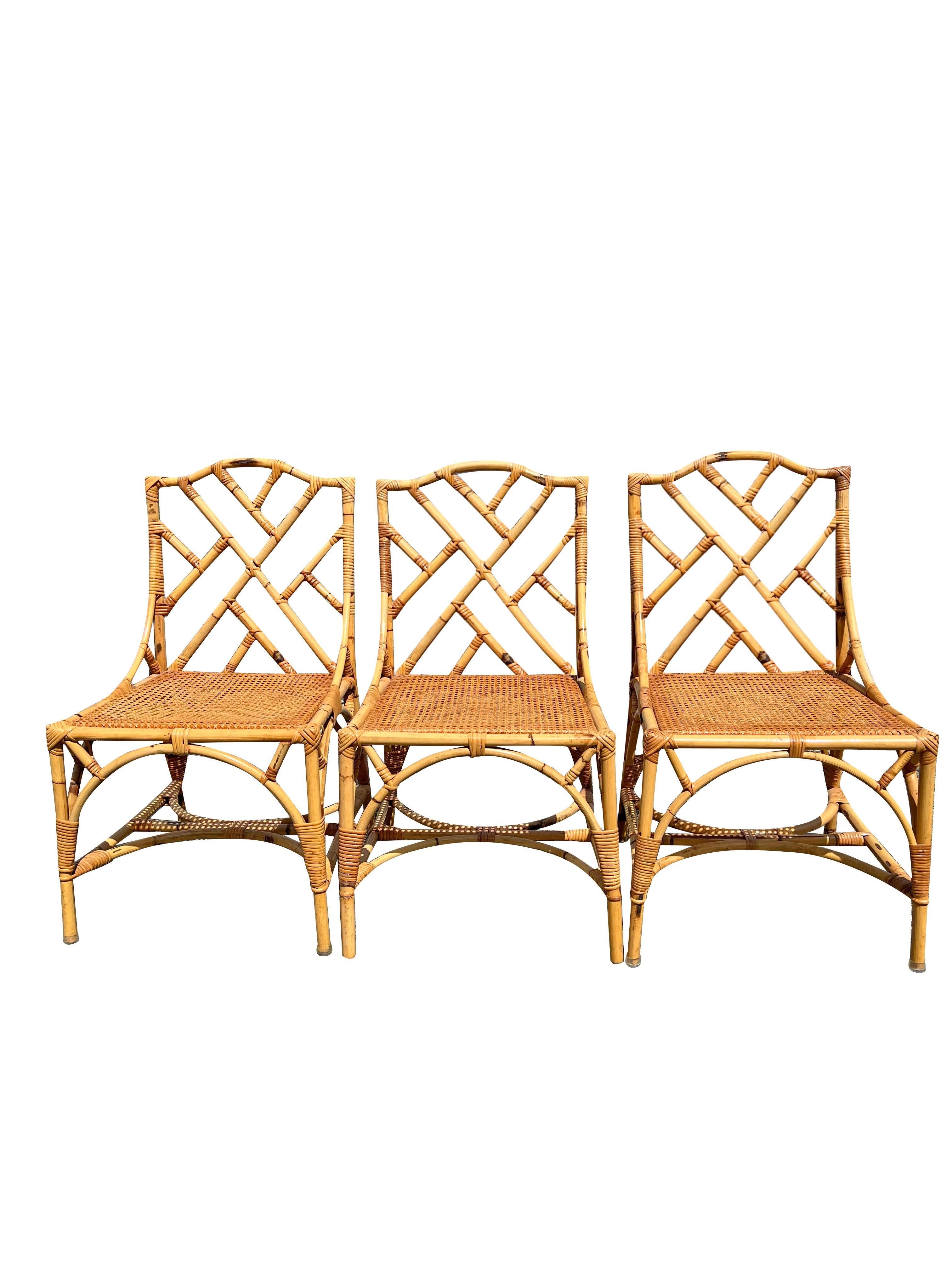 Bambou Chaises en osier de bambou et rotin avec assise en rotin de style Chippendale - Lot de 4 en vente