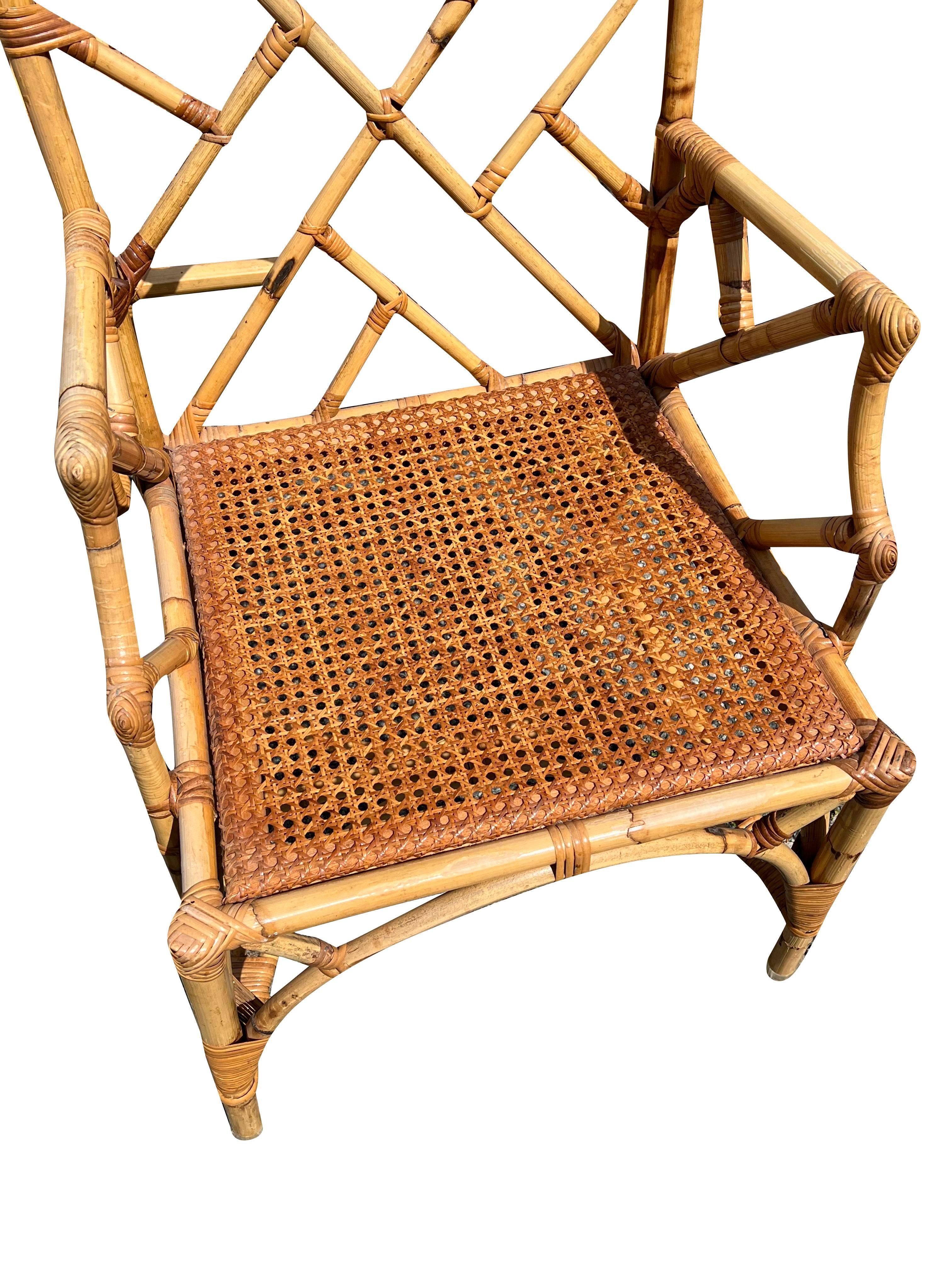 Chaises en osier de bambou et rotin avec assise en rotin de style Chippendale - Lot de 4 en vente 2