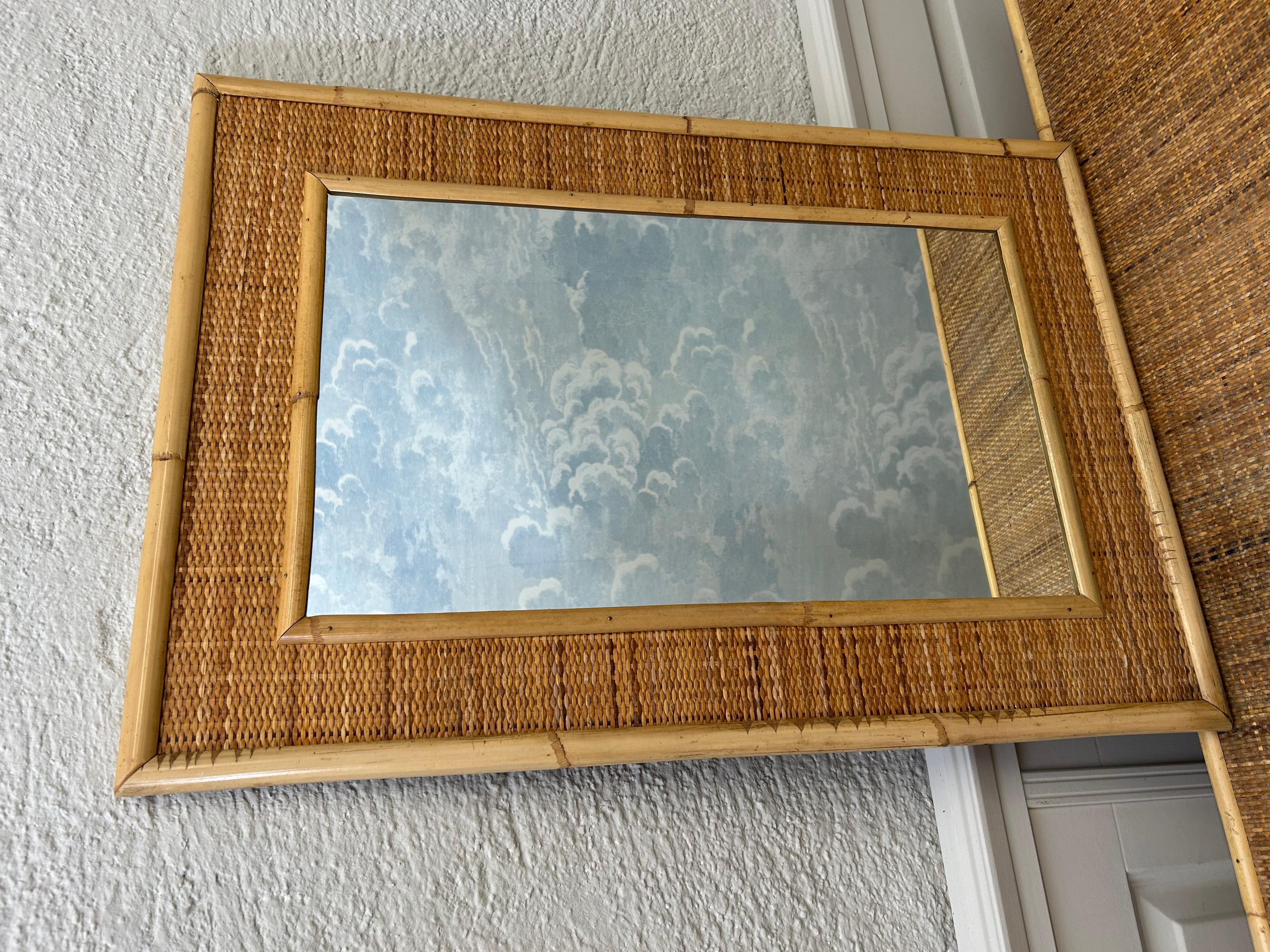 Bambù Specchio da parete in vimini di bambù e rattan, attr. a Dal Vera, Italia, anni '70 in vendita