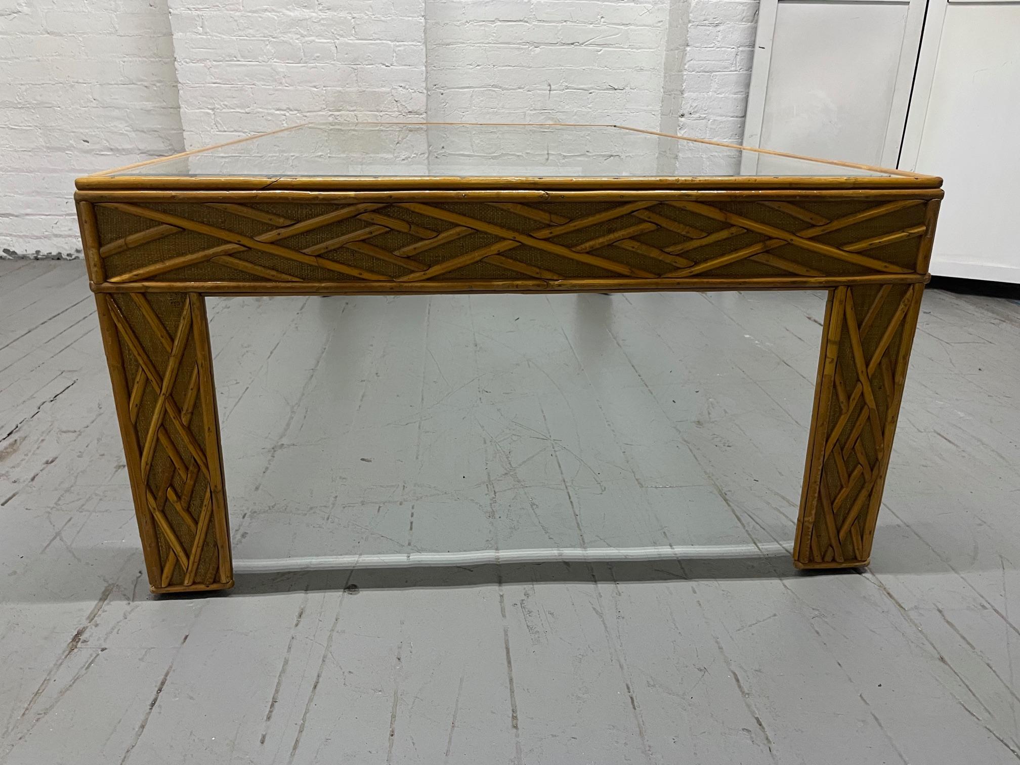 Mid-Century Modern Table basse en verre Bambou & Reitan en vente