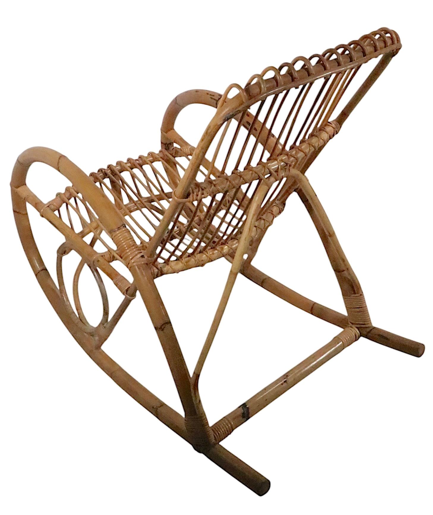 Sedia a dondolo in bambù attribuita a Franco Albini in vendita 9