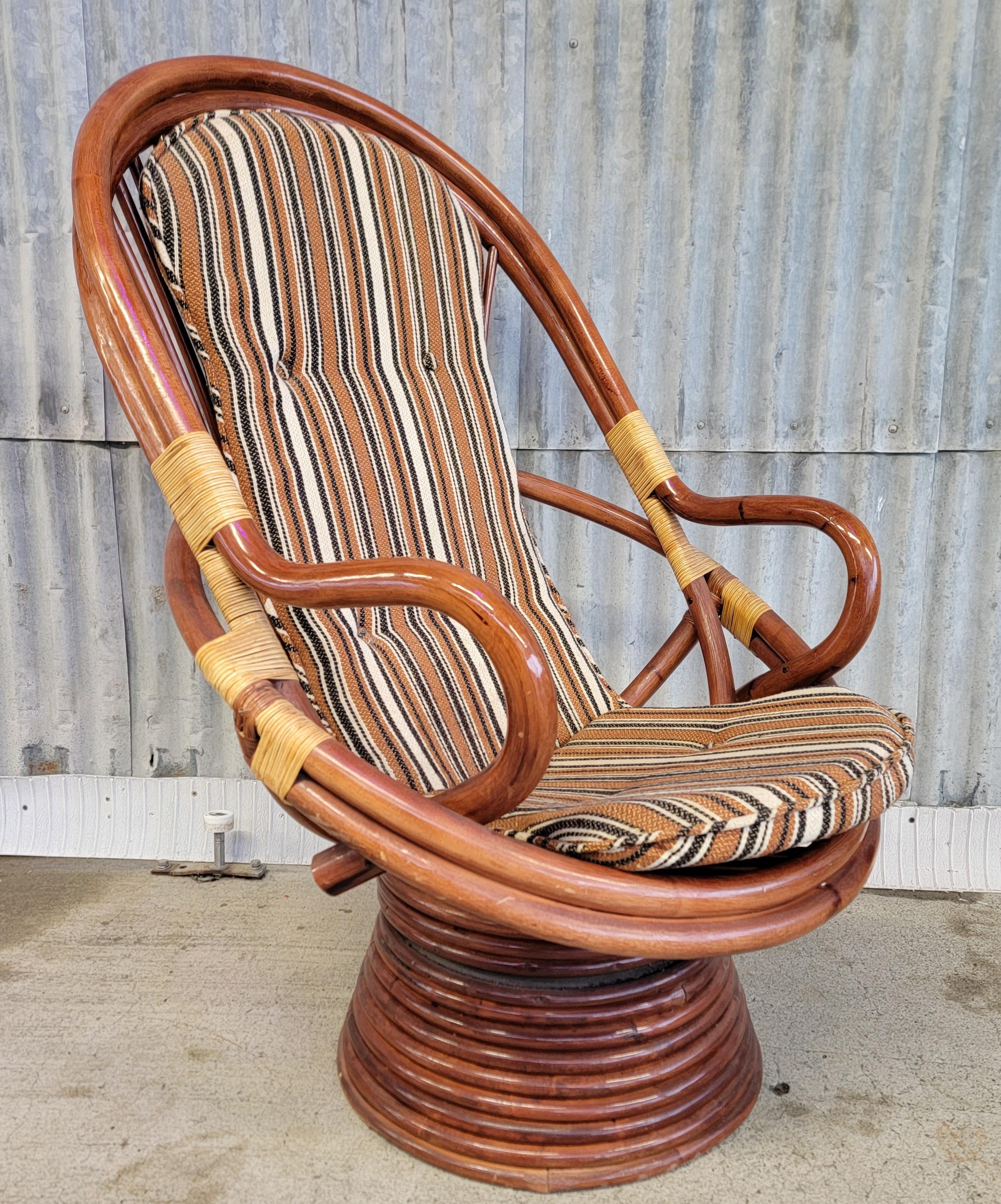Bamboo Swivel Lounge Chair 1970's In Good Condition For Sale In Fulton, CA