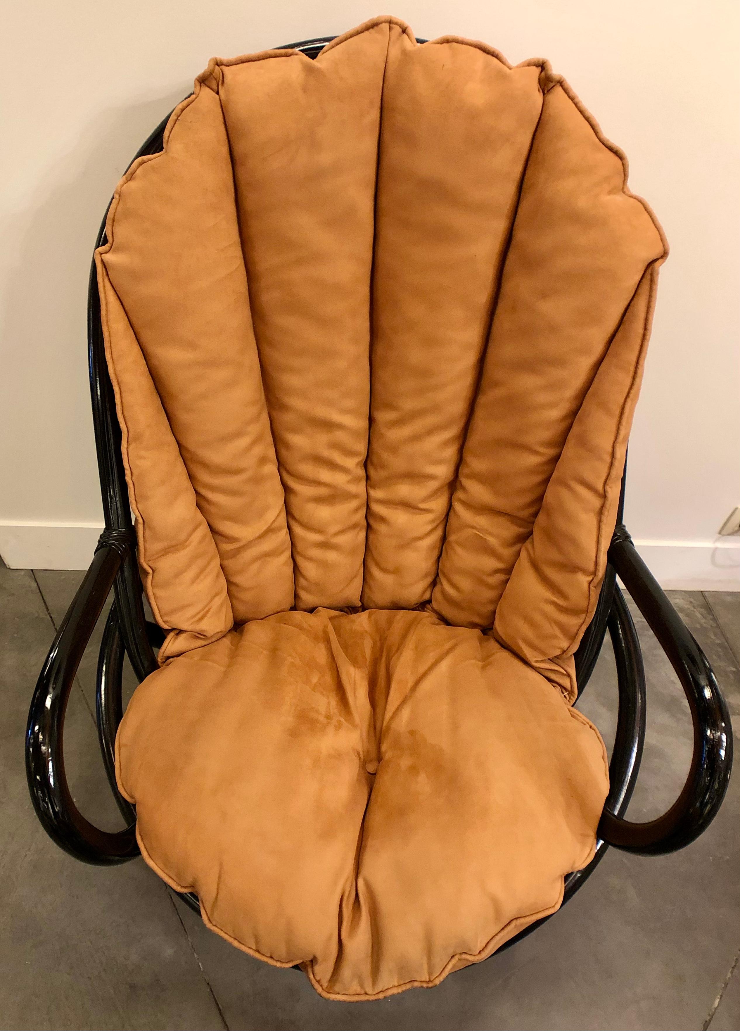 Bamboo Swivel Lounge Chair 1970 In Good Condition For Sale In Bruxelles, BE
