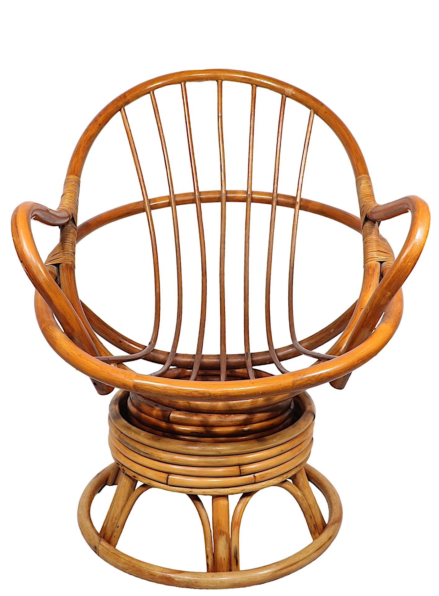 20ième siècle Chaise longue pivotante et inclinable en bambou C.I.C., années 1970 en vente