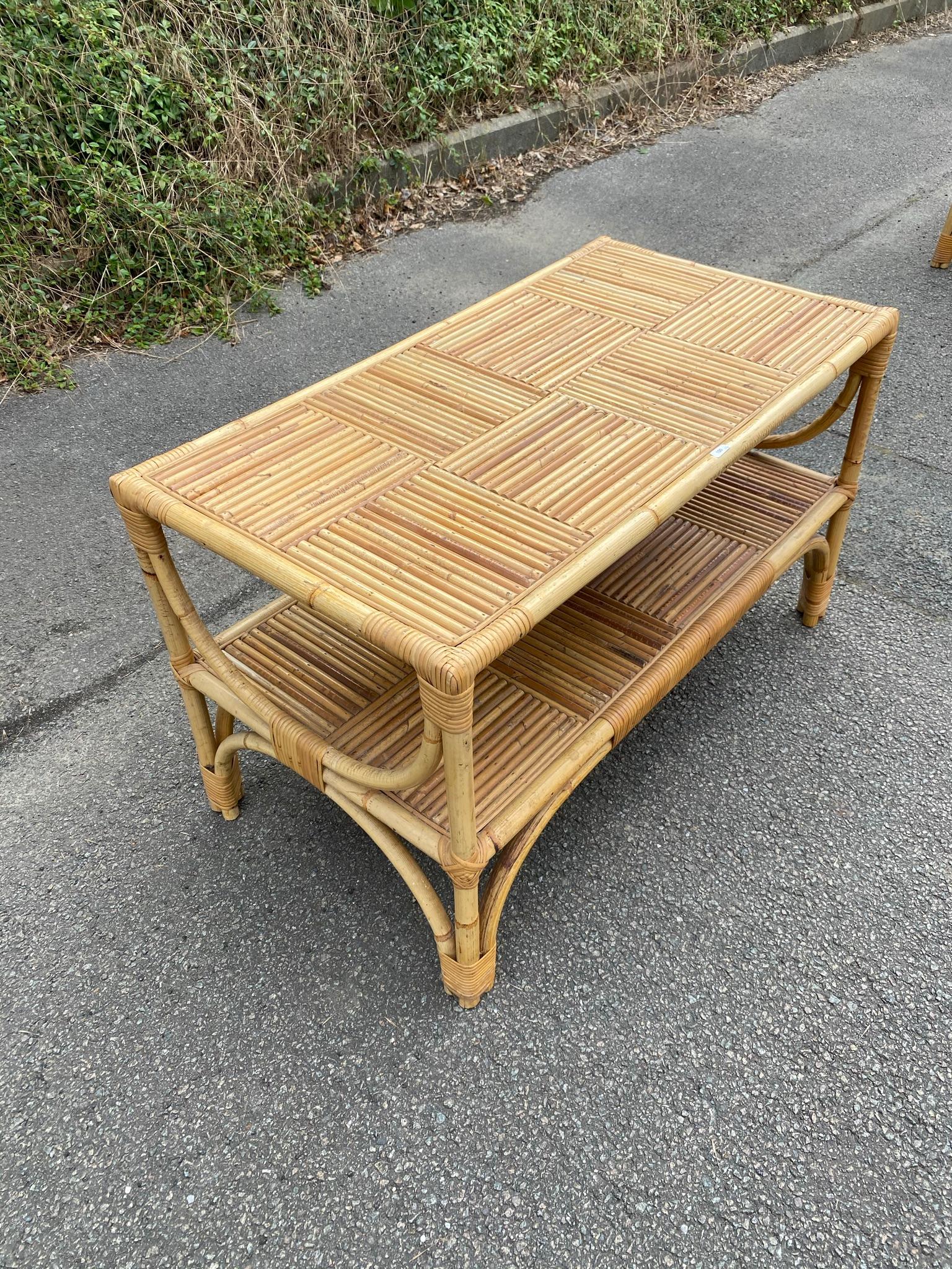 Milieu du XXe siècle Table en bambou, datant d'environ 1960-1970 en vente