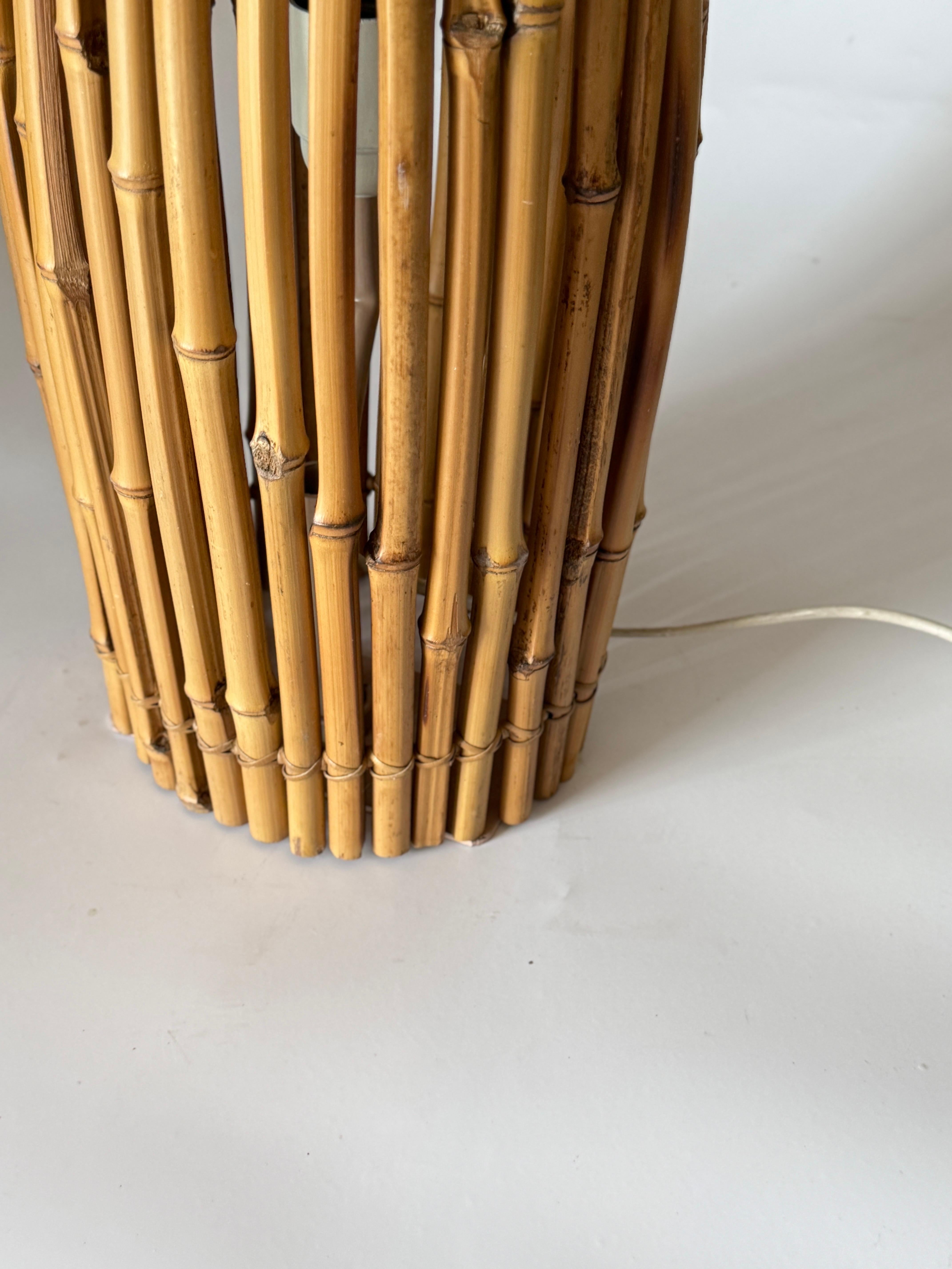 Bambus Tischlampe Ovale Form Frankreich 1970 braun Farbe im Angebot 2