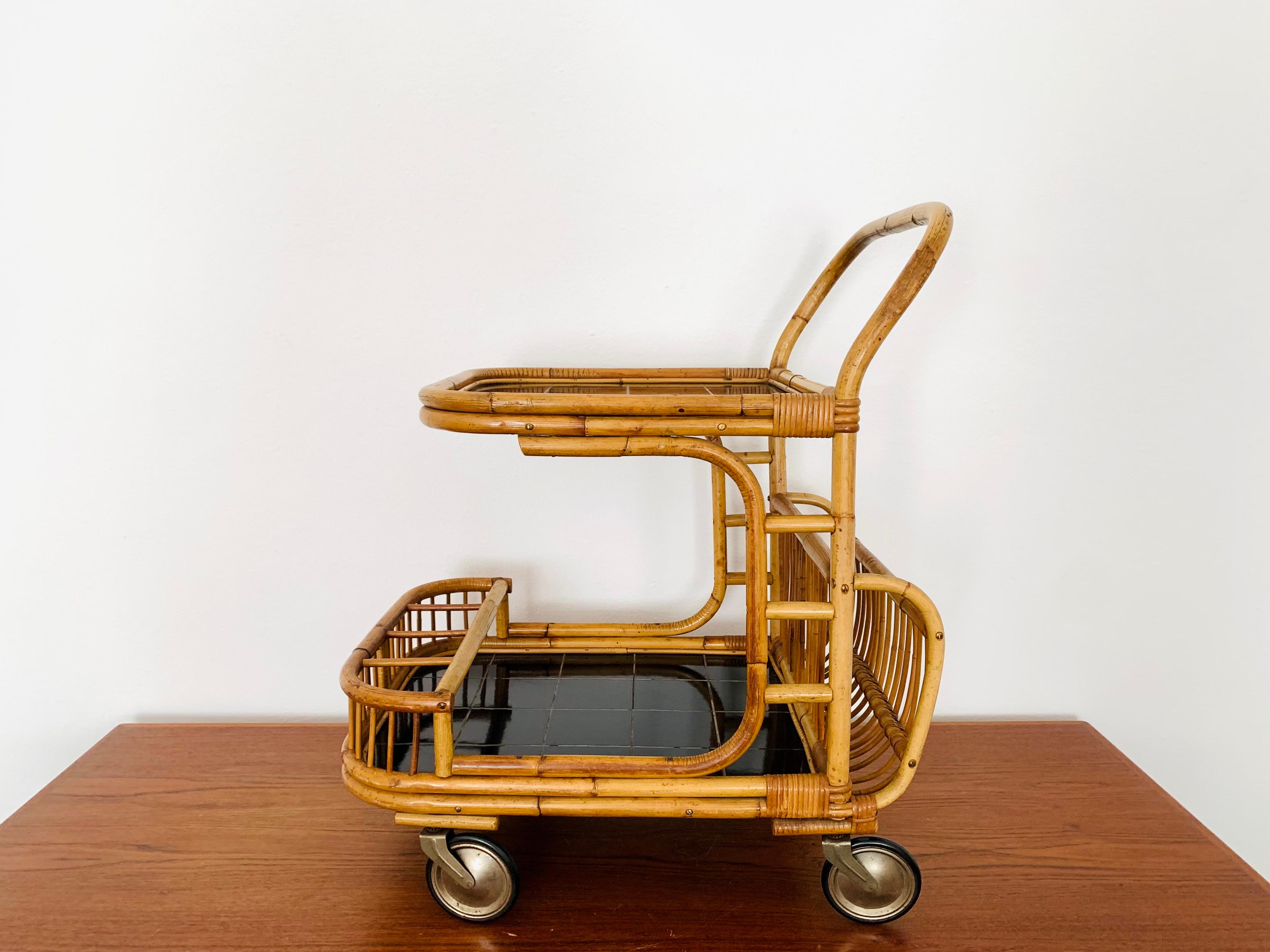 Teewagen oder Barwagen aus Bambus (Moderne der Mitte des Jahrhunderts) im Angebot